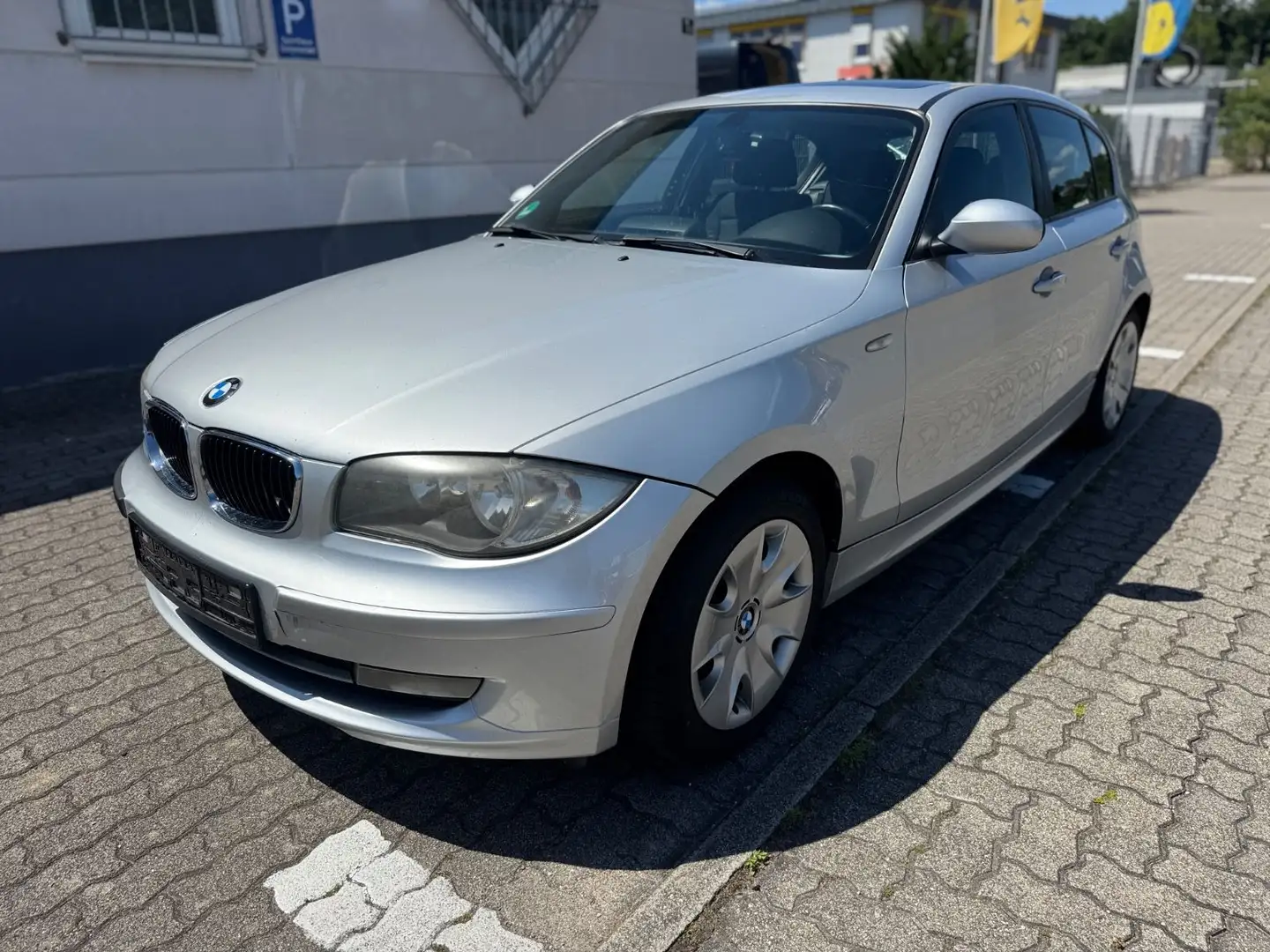 BMW 116 Plateado - 2