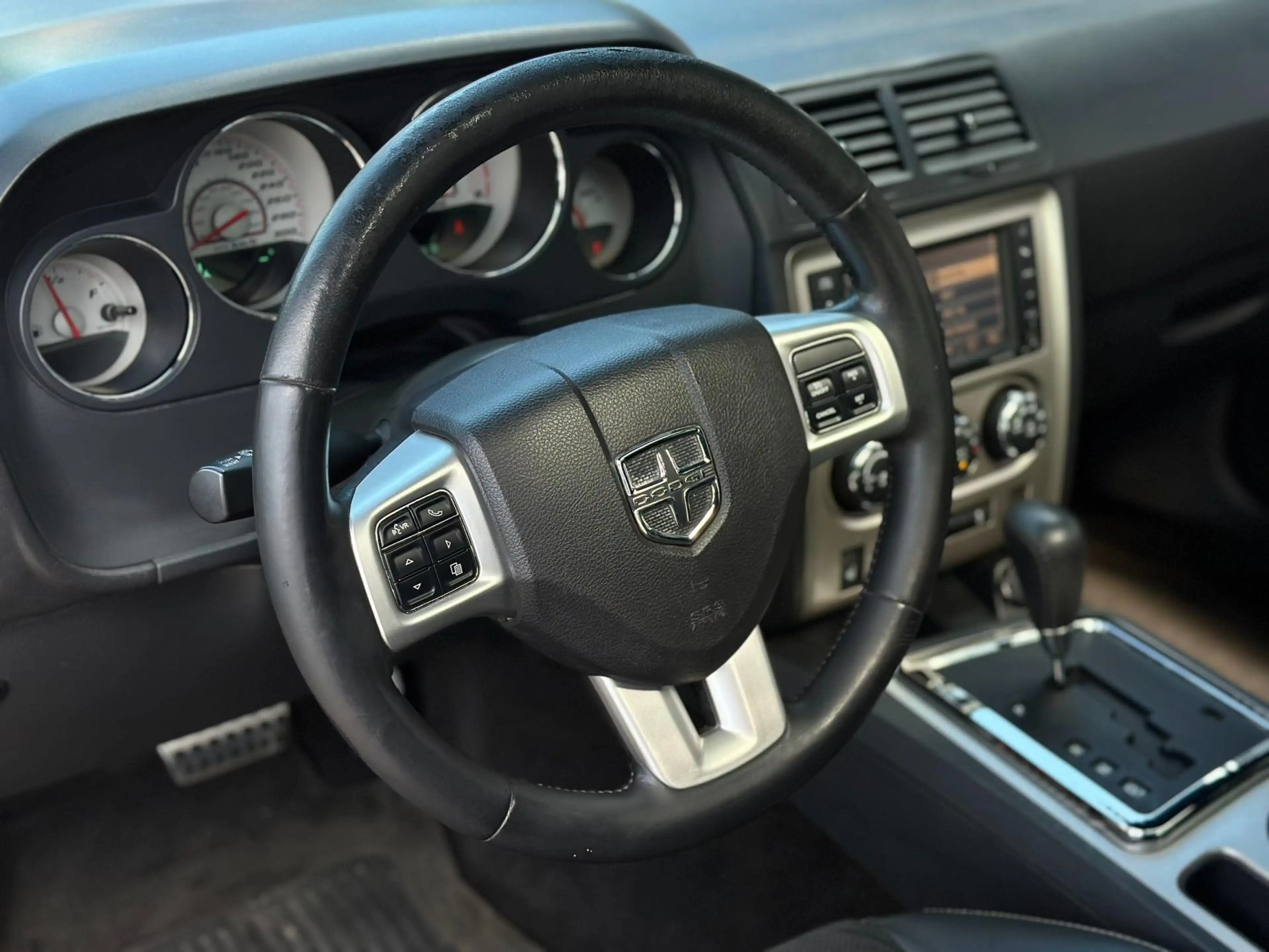 Dodge Challenger SRT-8 392 6.4 V8 — photo 15