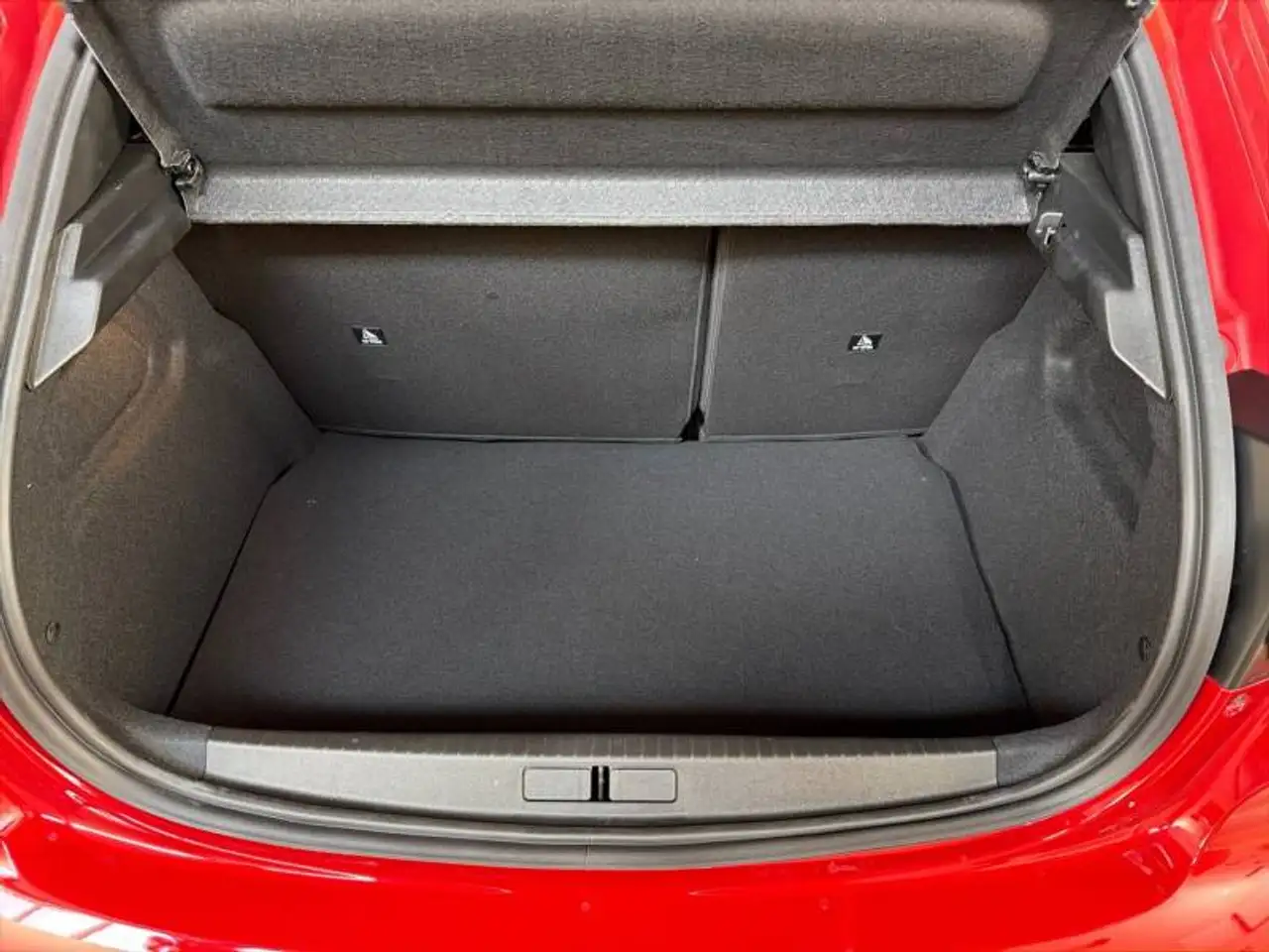 Peugeot 208 2 1.2 HYBRID 110 e-DSC6 Allure, миниатюра 6