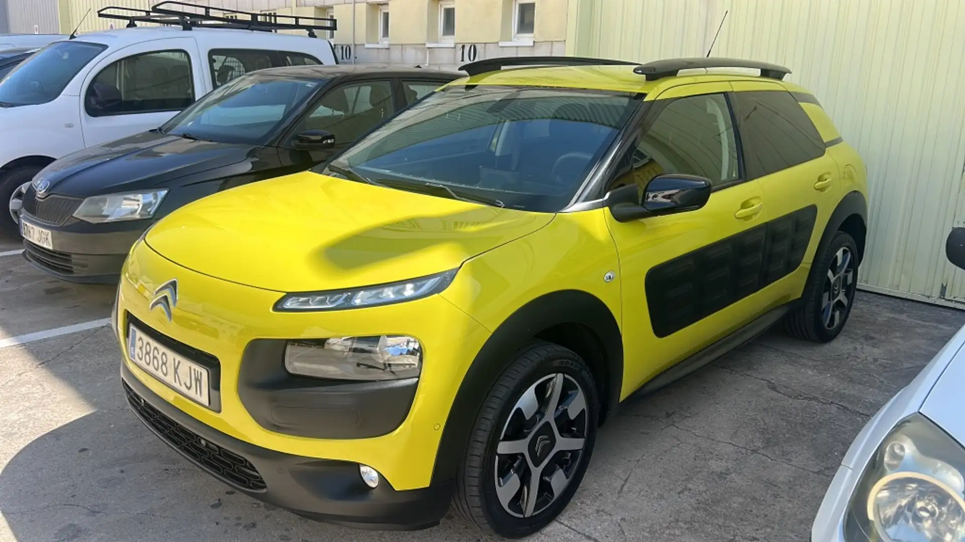 Citroen C4 Cactus 1.5BlueHDi S&S Shine 100 Amarillo - 1