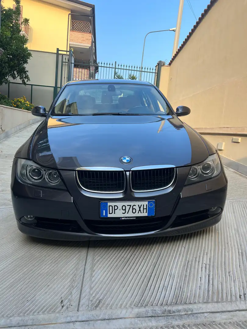 BMW 318 Serie 3 E90 Berlina 318i Attiva 143cv Сірий - 1