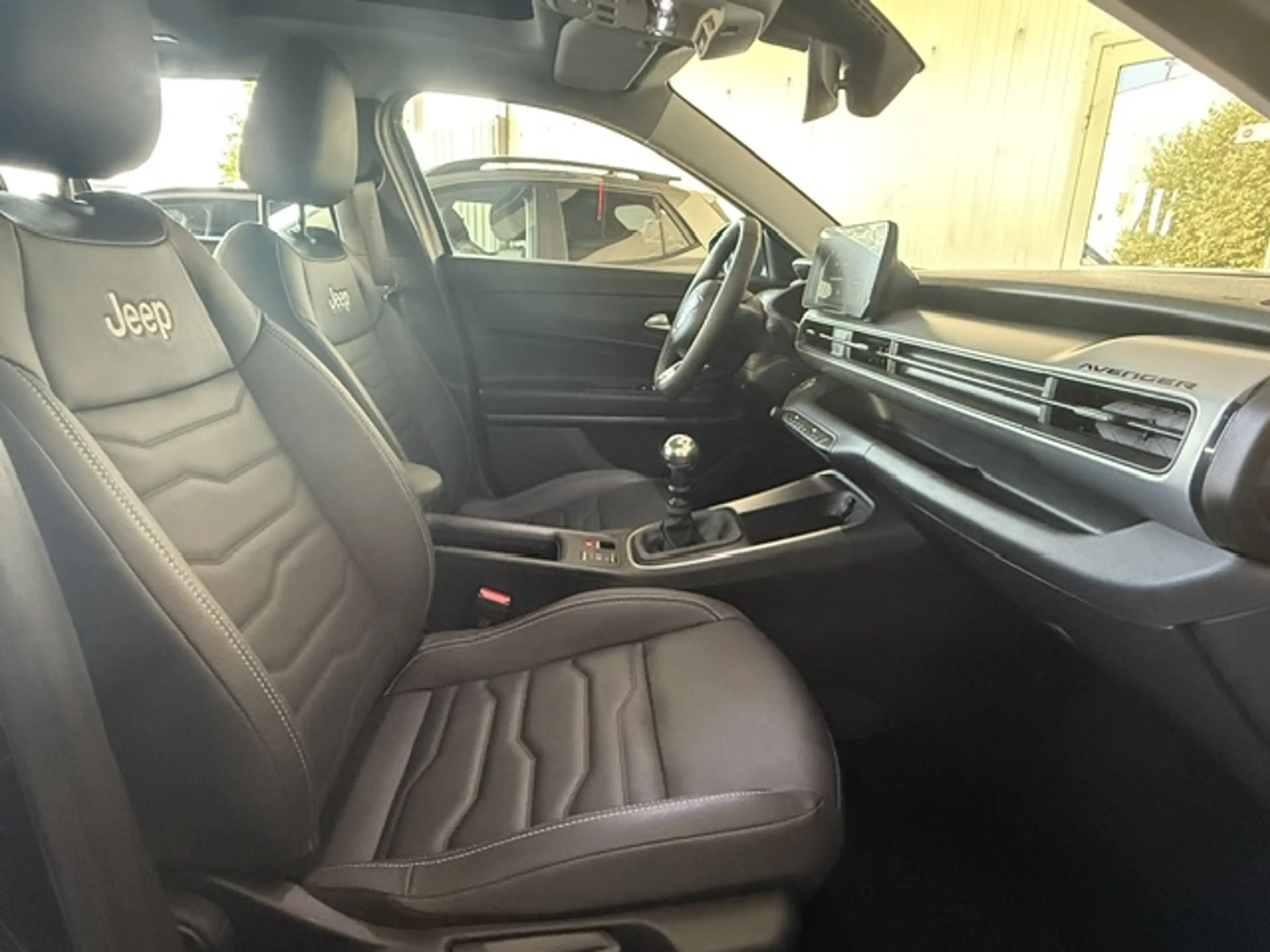 Jeep Avenger 1.2 GSE T3 Altitude *S-Dach**JBL* — photo 6
