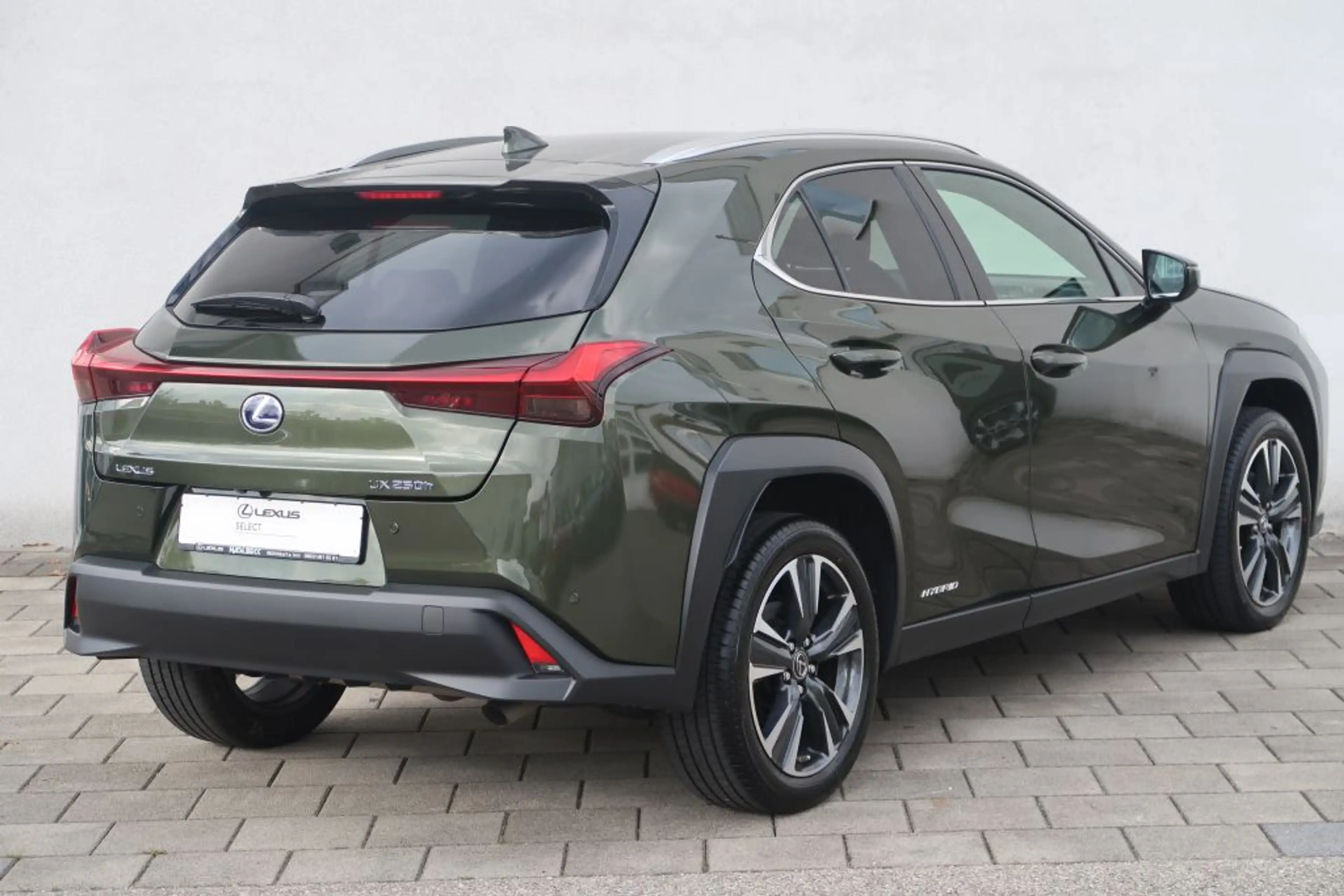 Lexus UX 250h Style Edition — photo 4