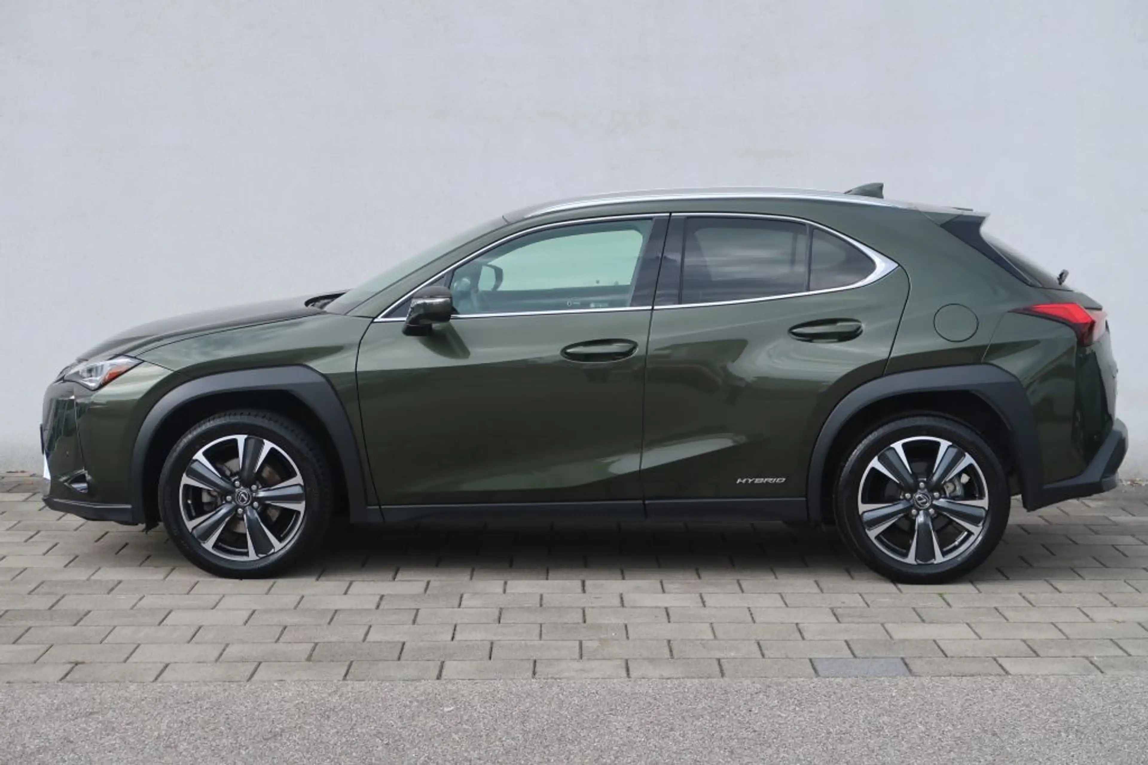 Lexus UX 250h Style Edition — photo 7