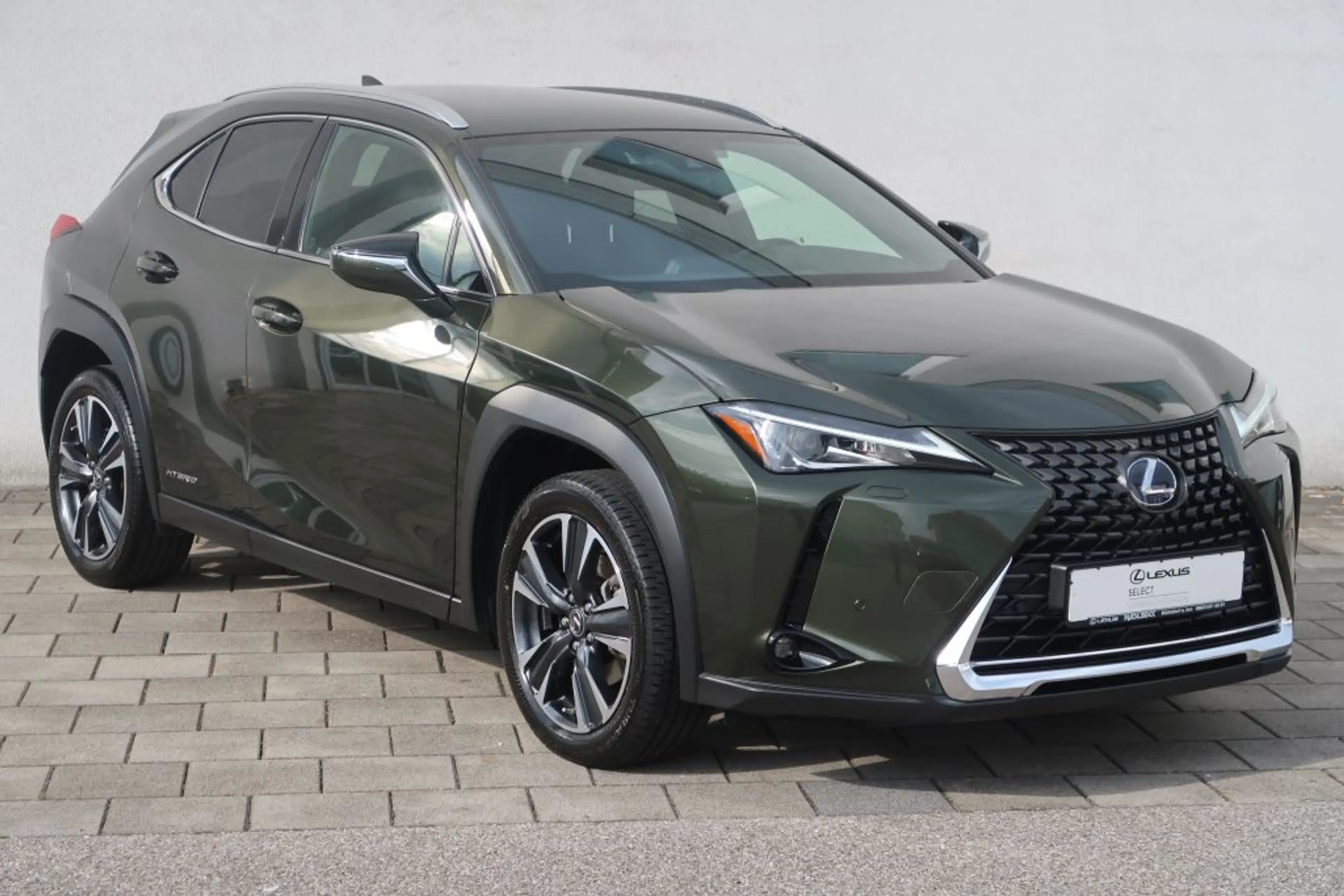 Lexus UX 250h Style Edition — photo 2