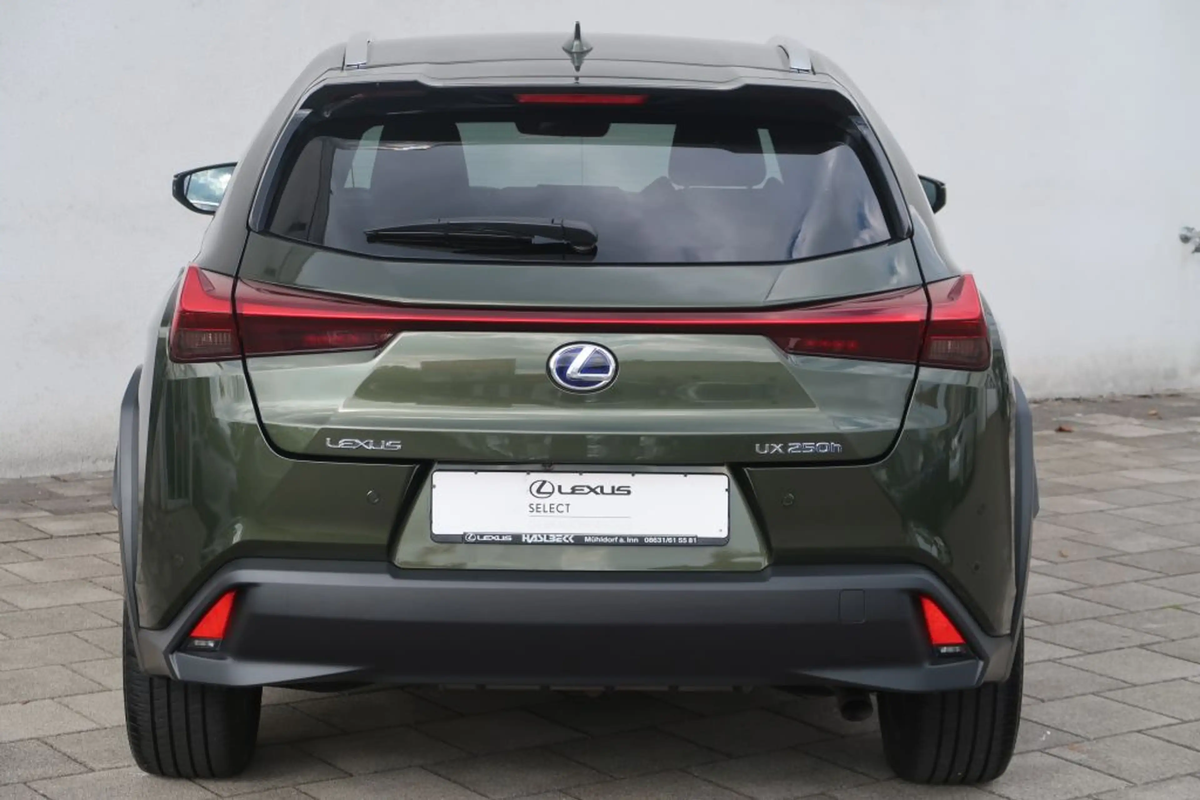 Lexus UX 250h Style Edition — photo 5