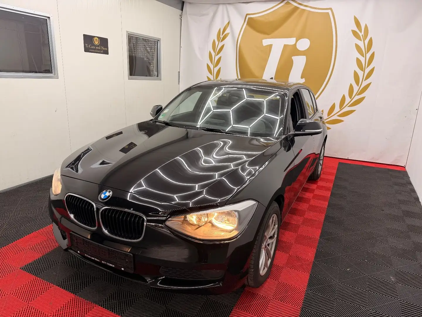 BMW 114 *Limousine*5-trg.*114i*wenigKilometer*TÜVNEU* Schwarz - 2