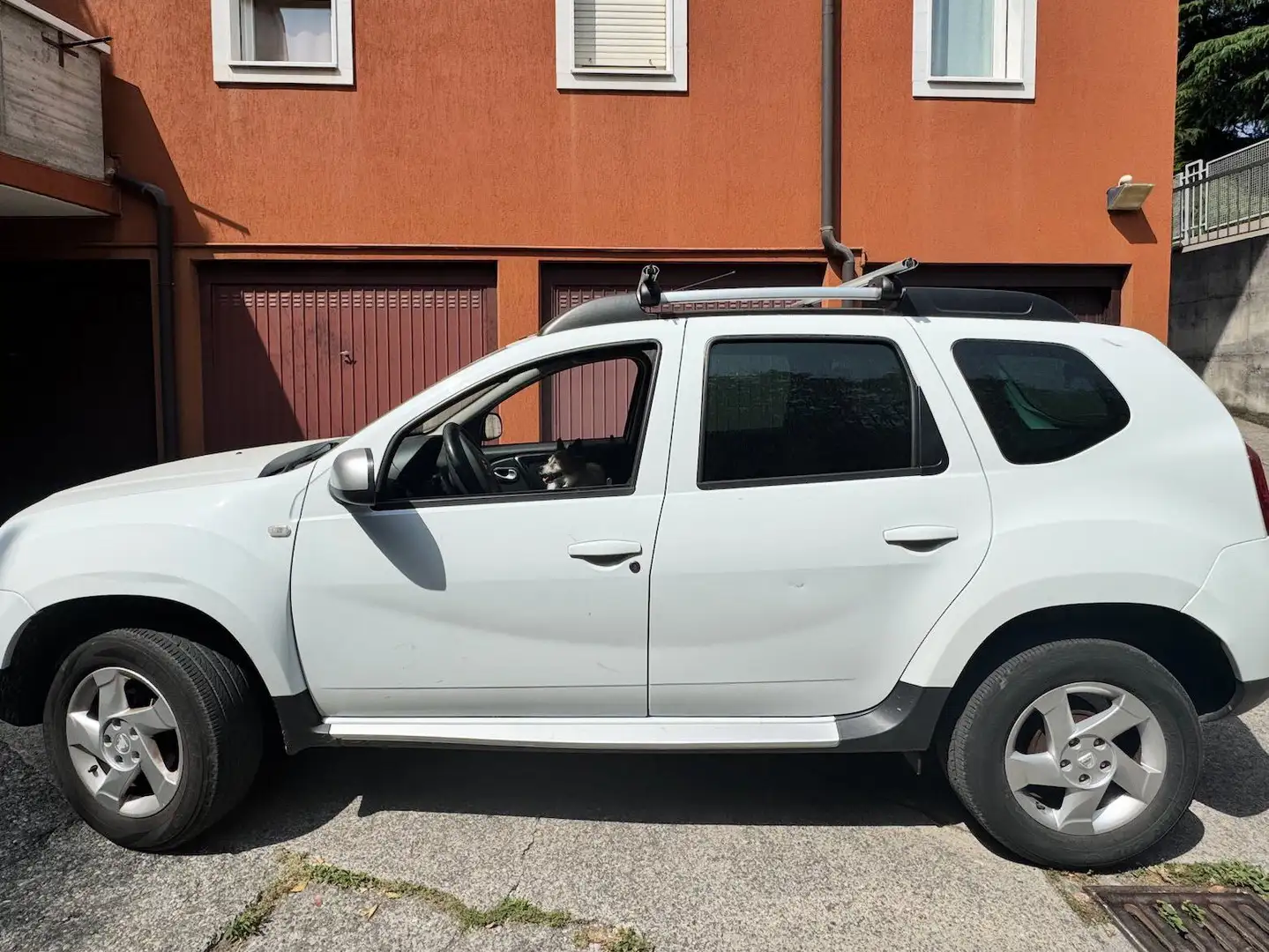 Dacia Duster Duster I 2010 1.6 Laureate 4x2 110cv Bianco - 1
