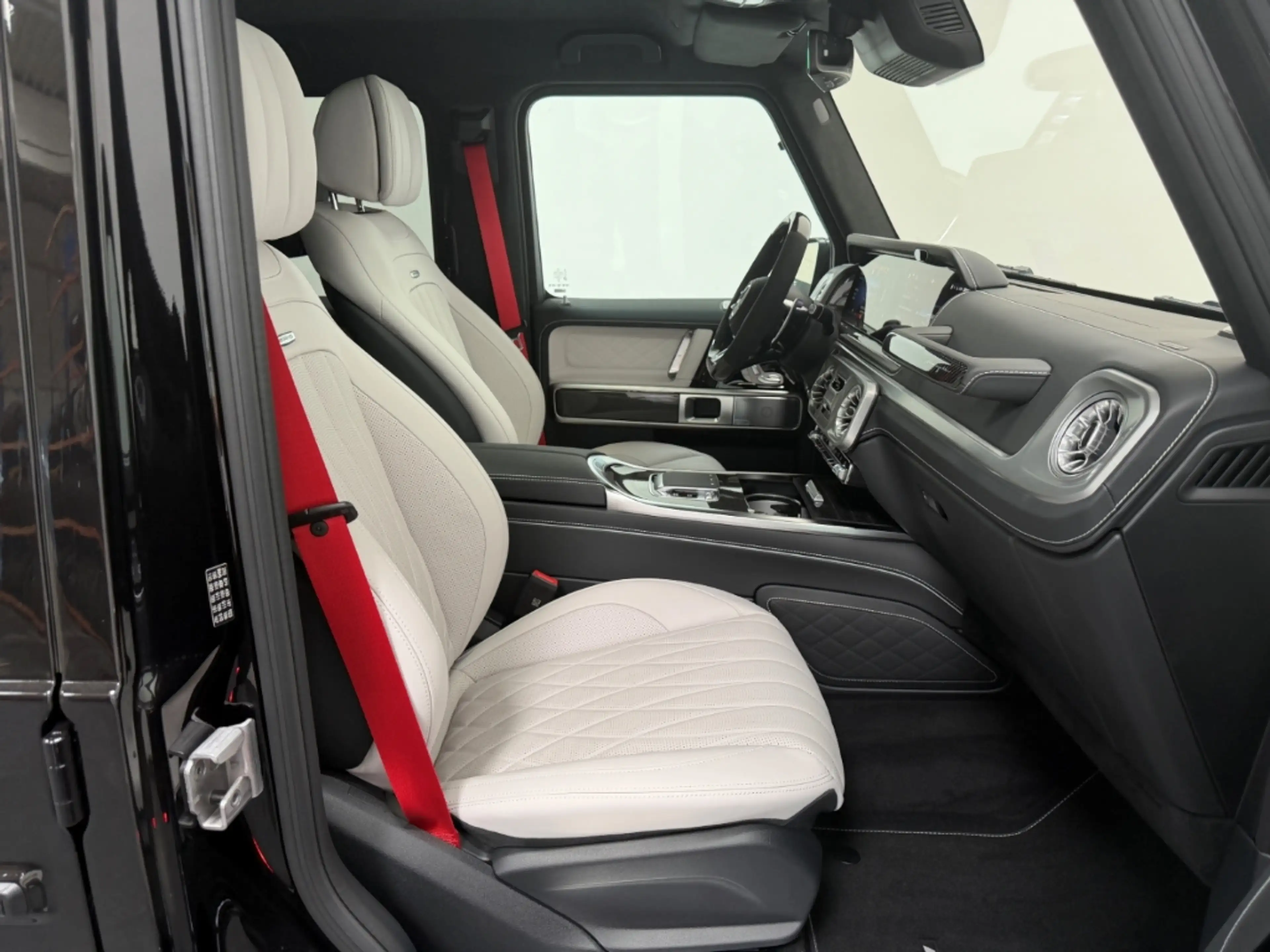 Mercedes-Benz G 63 AMG A22/FULLCARBON/TV/WINTERP/PLATINWHITE — photo 13