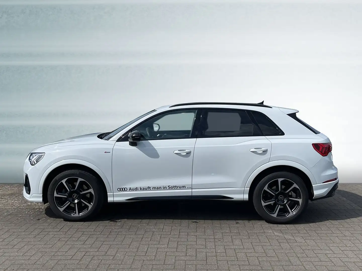 Audi Q3 40 TFSI S-line quattro S-tronic, AHK, Matrix, GRA Blanc - 2