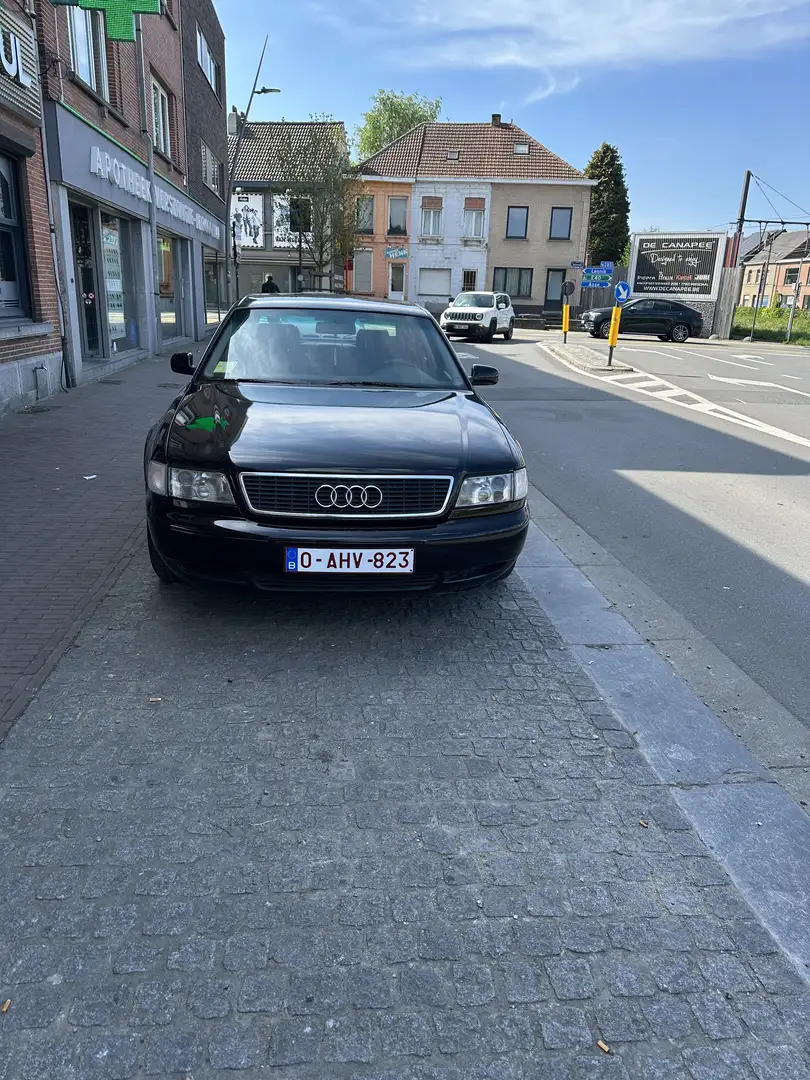 Audi A8 2,7 V6 Quattro - 1