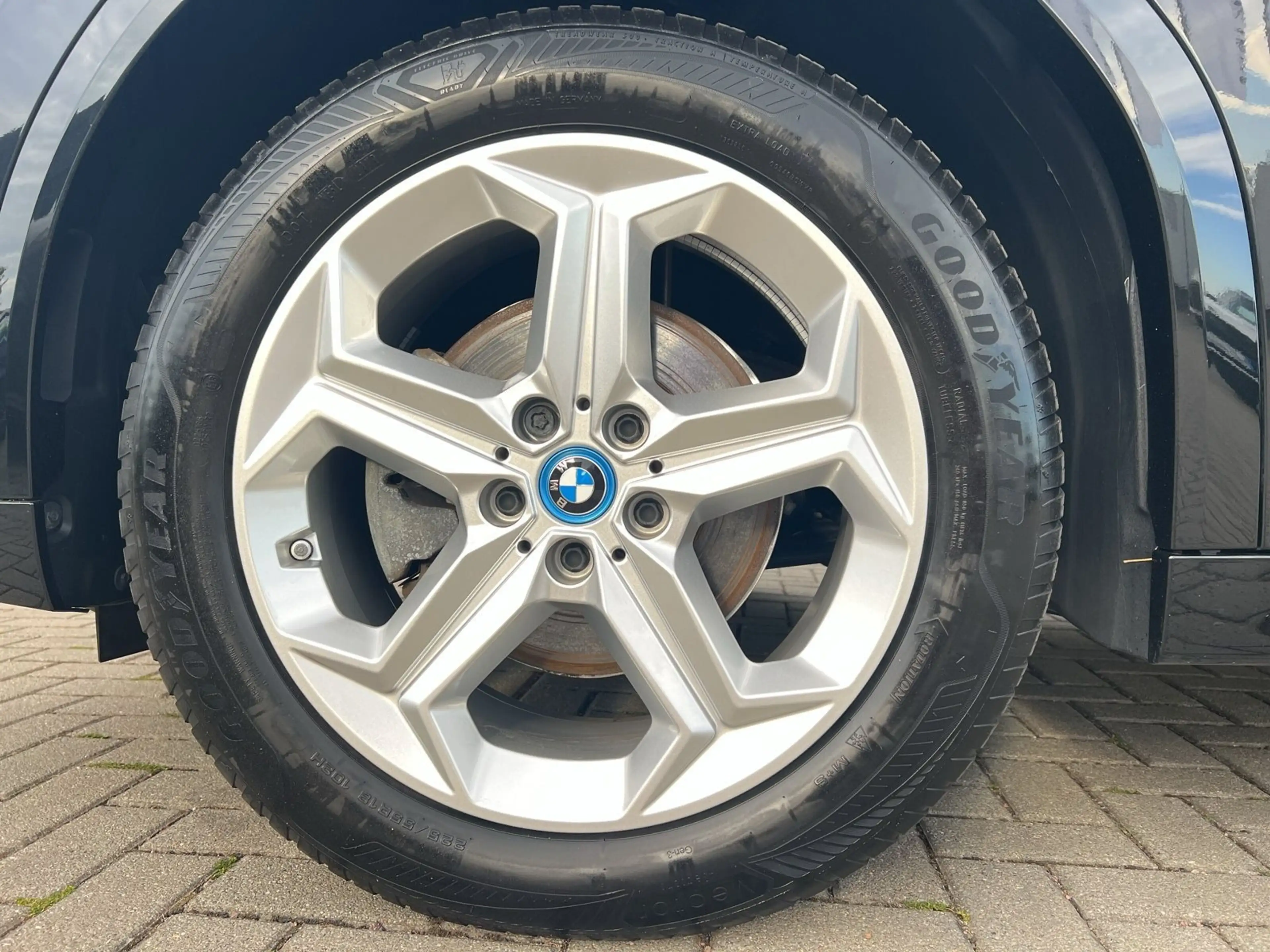 BMW iX2 eDrive20 M Sport AHK DA+ Aktivsitz RFK hk HiFi — photo 3