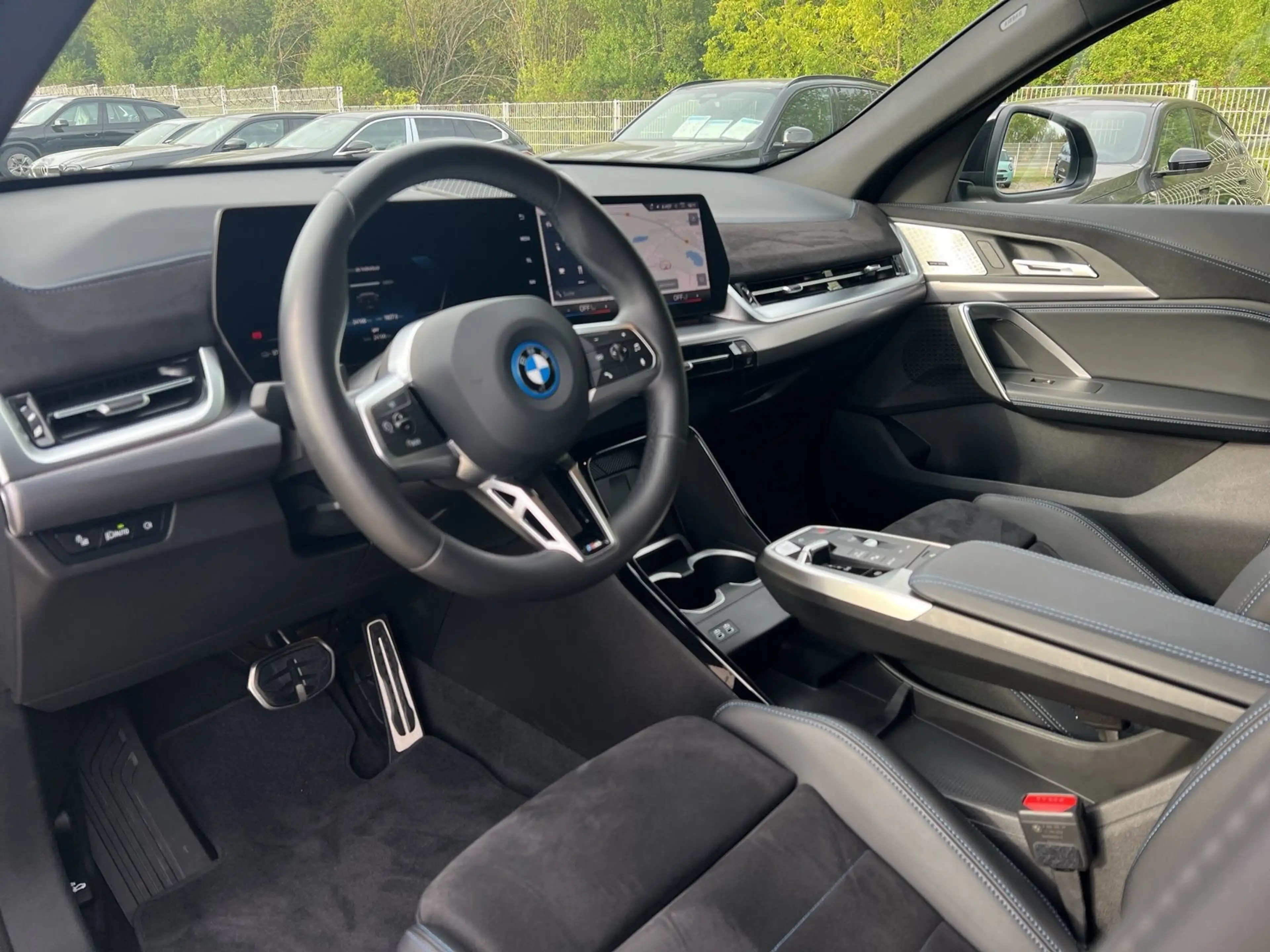 BMW iX2 eDrive20 M Sport AHK DA+ Aktivsitz RFK hk HiFi — photo 8