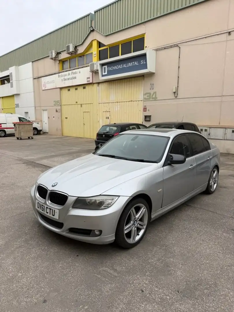 BMW 320 320d Sport Gris - 1