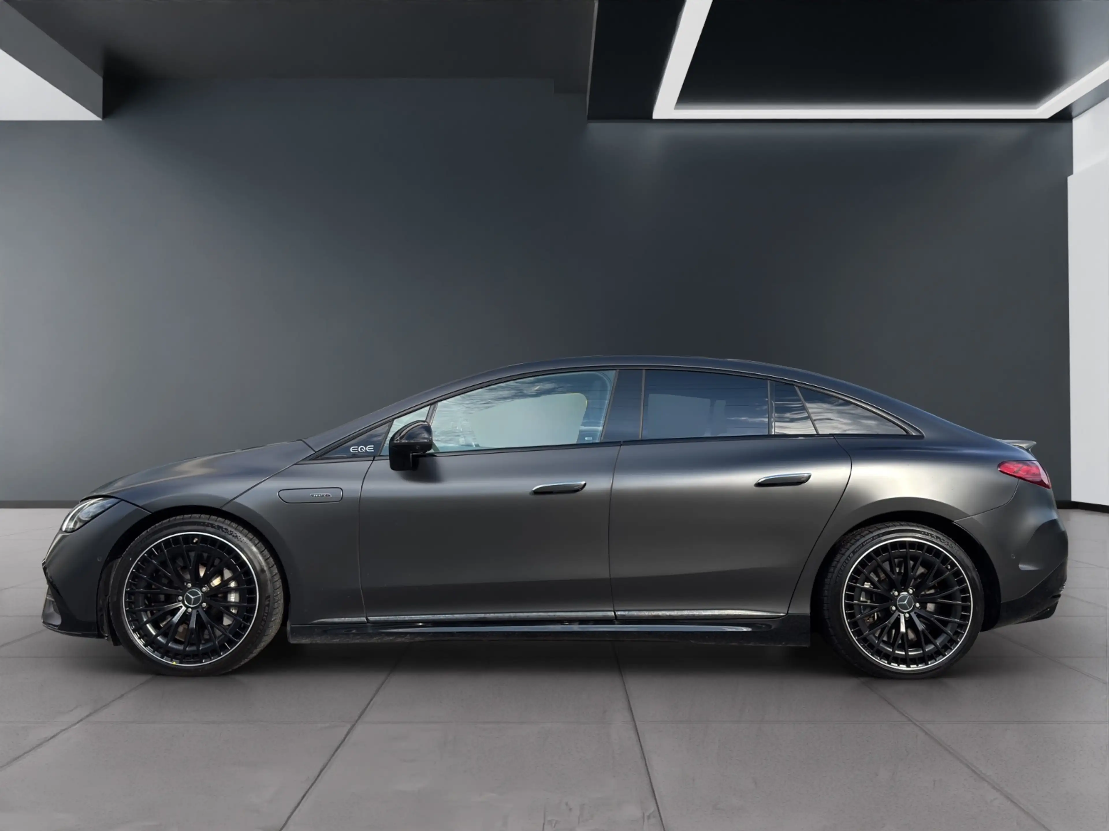 Mercedes-Benz EQE 53 AMG 4MATIC+ — photo 4