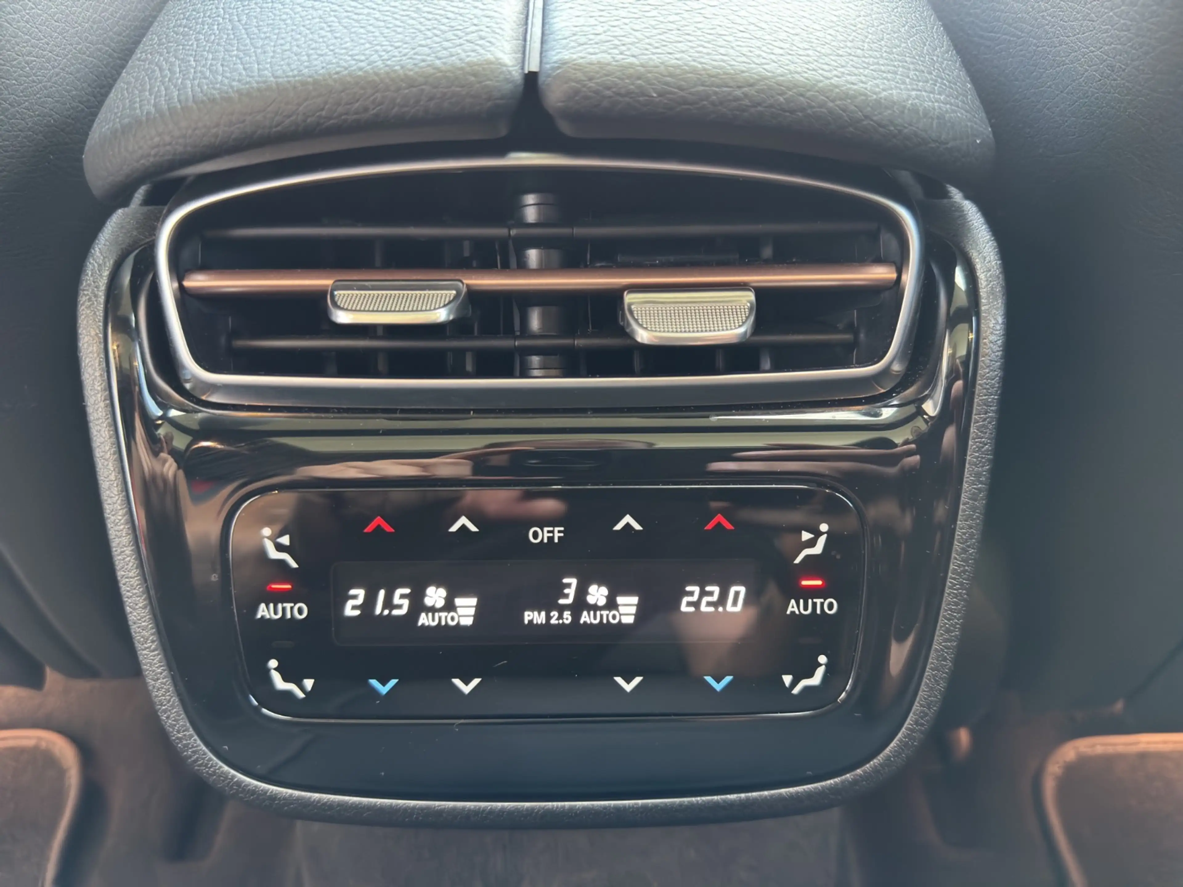 Mercedes-Benz EQE 53 AMG 4MATIC+ — photo 23