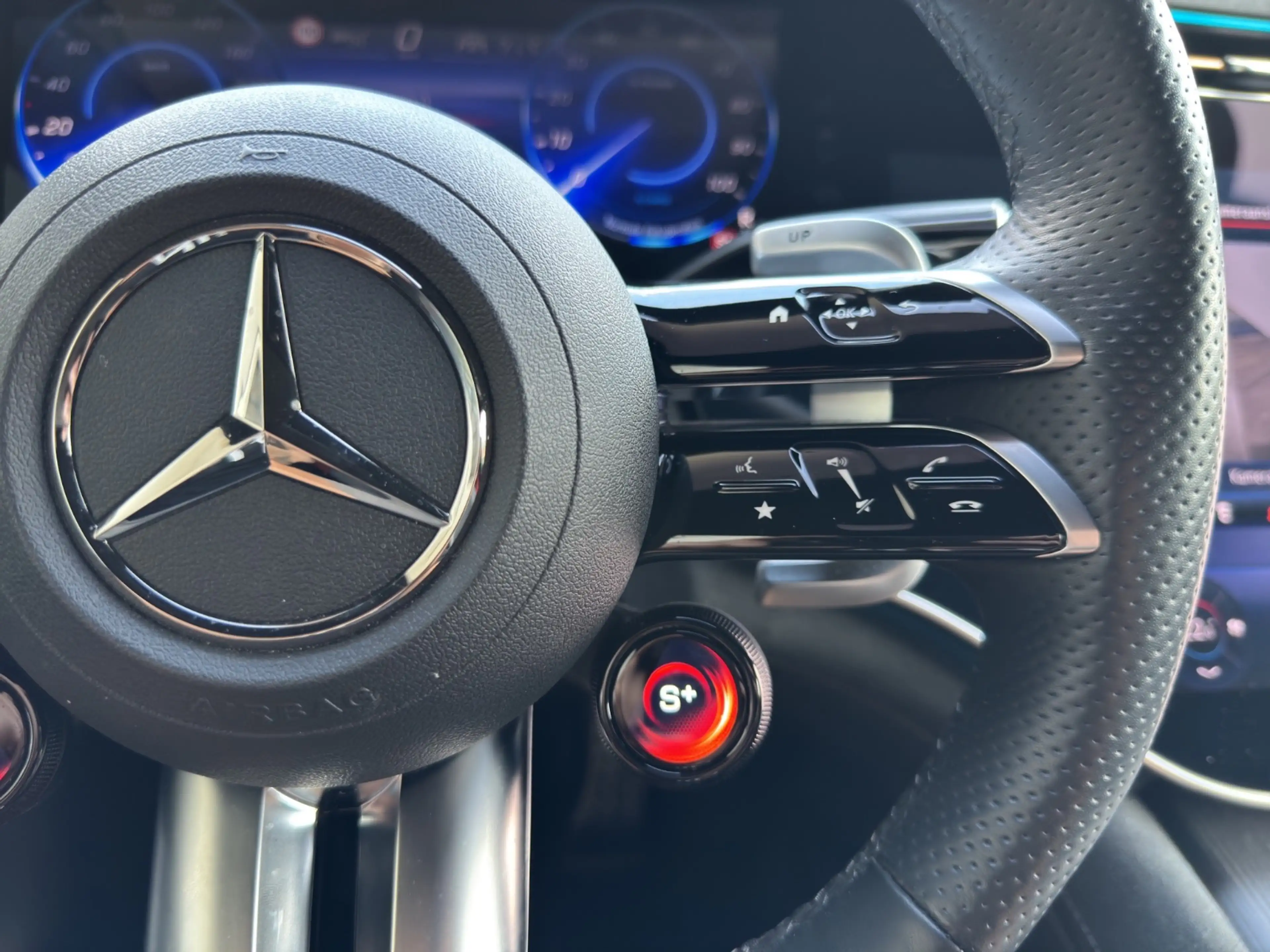 Mercedes-Benz EQE 53 AMG 4MATIC+ — photo 15