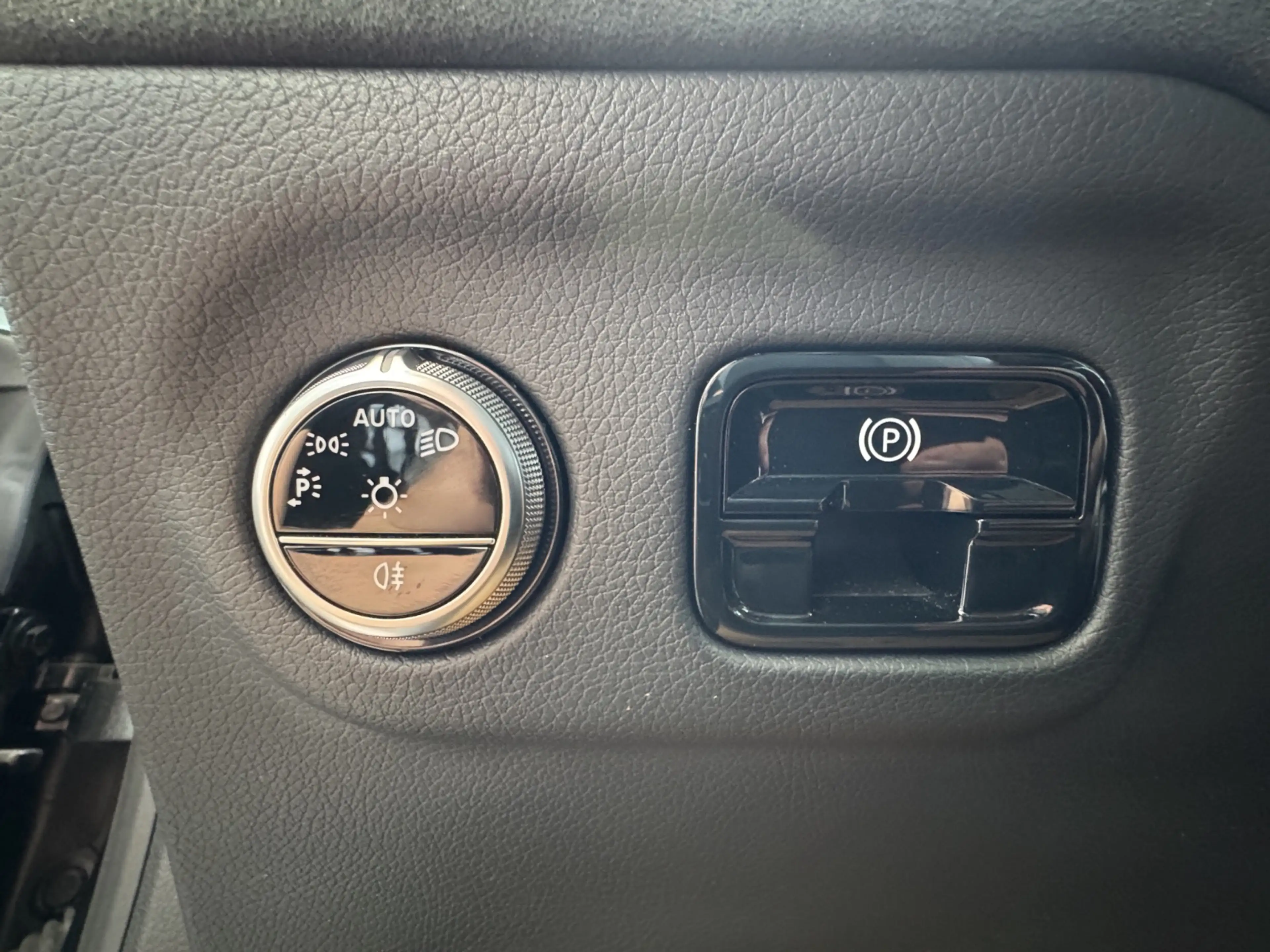 Mercedes-Benz EQE 53 AMG 4MATIC+ — photo 17
