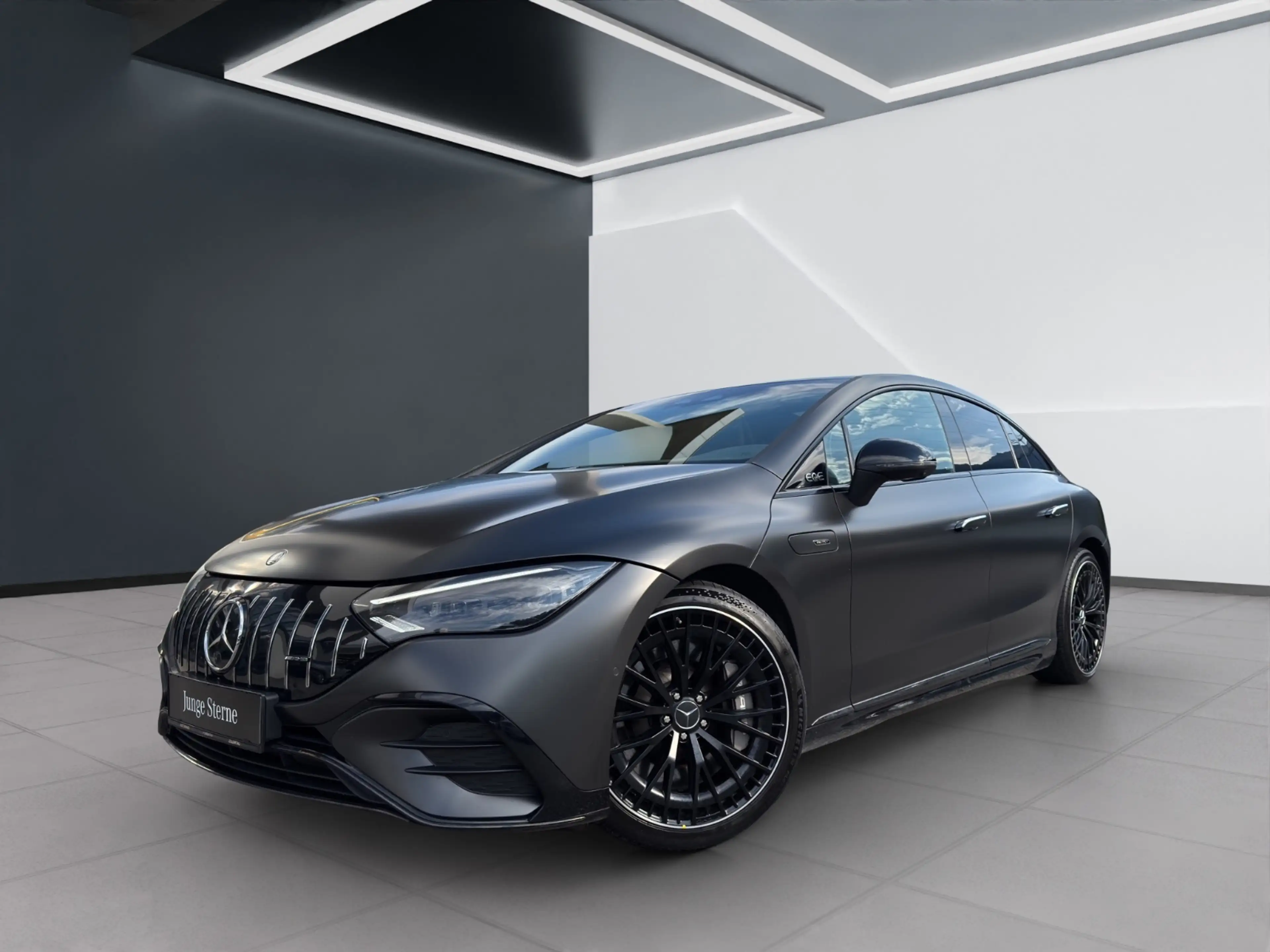 Mercedes-Benz EQE 53 AMG 4MATIC+ — photo 2