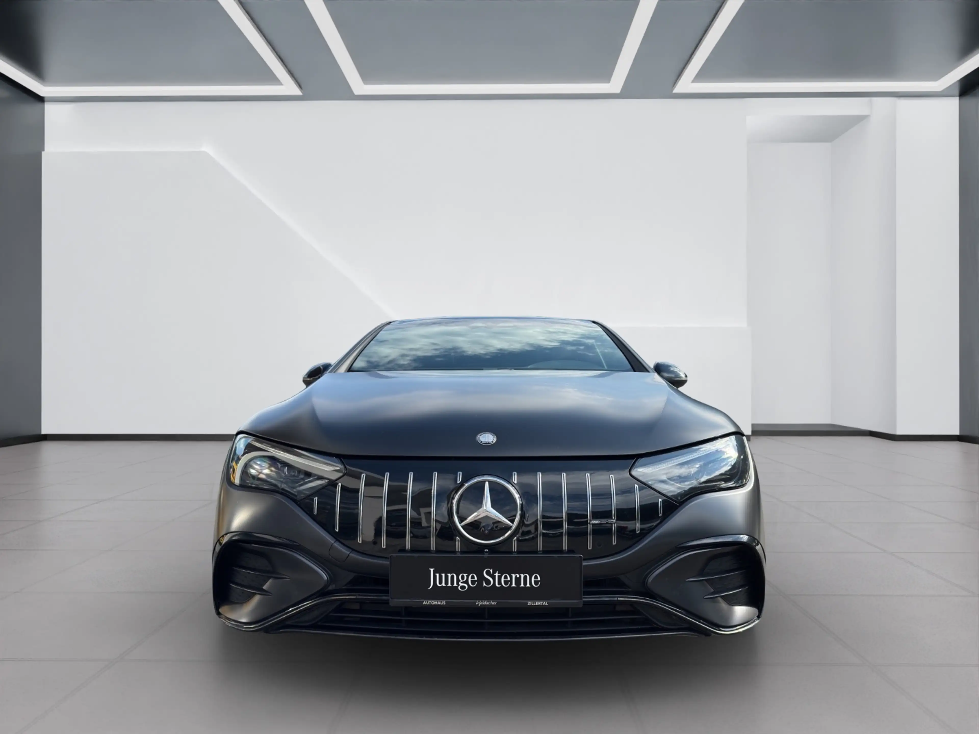Mercedes-Benz EQE 53 AMG 4MATIC+ — photo 3