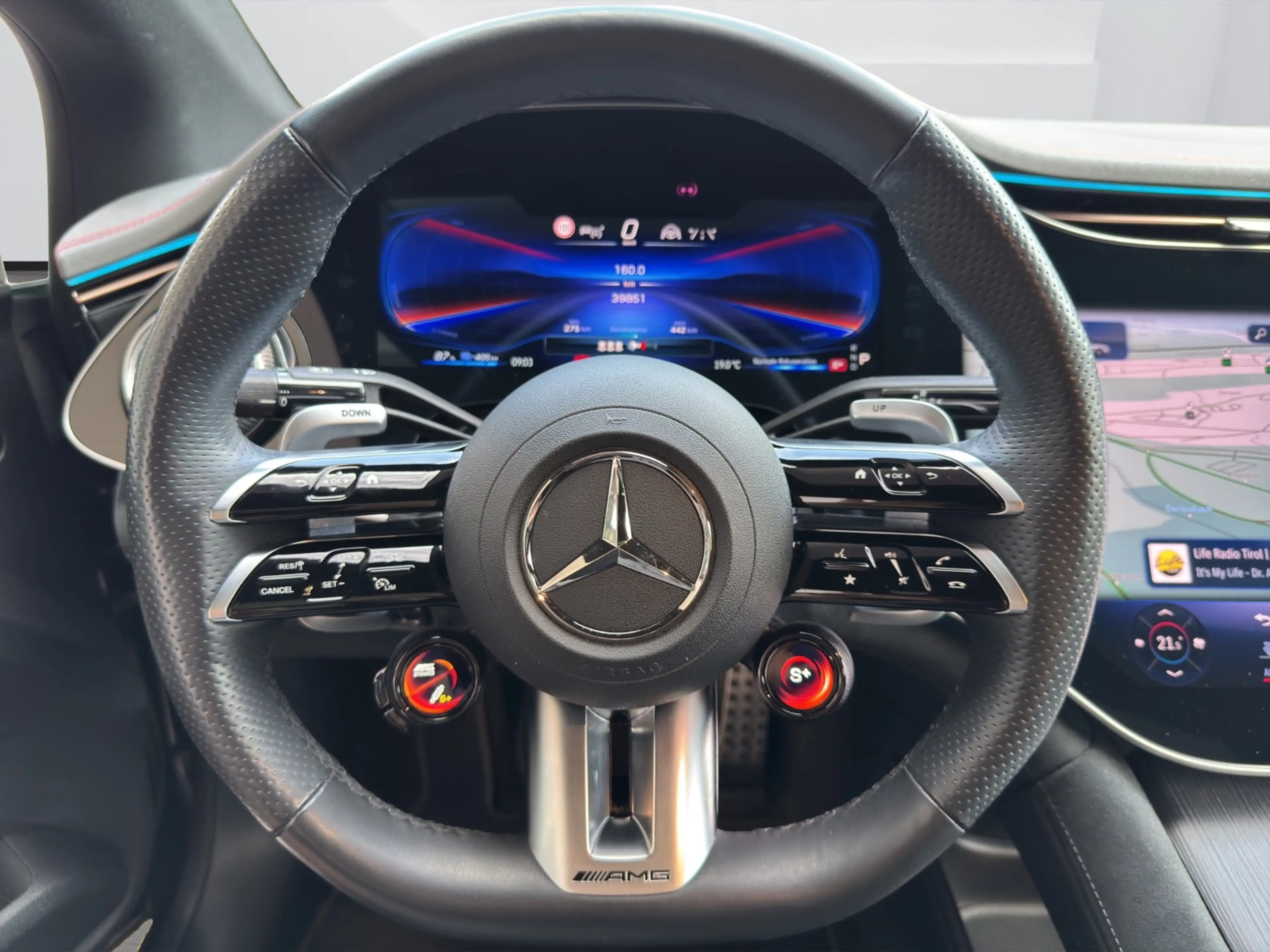 Mercedes-Benz EQE 53 AMG 4MATIC+ — photo 13