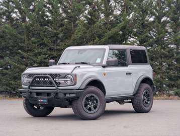Badlands - 4x4, Heated Seats, NAV, MANUAL TRANSMIS
