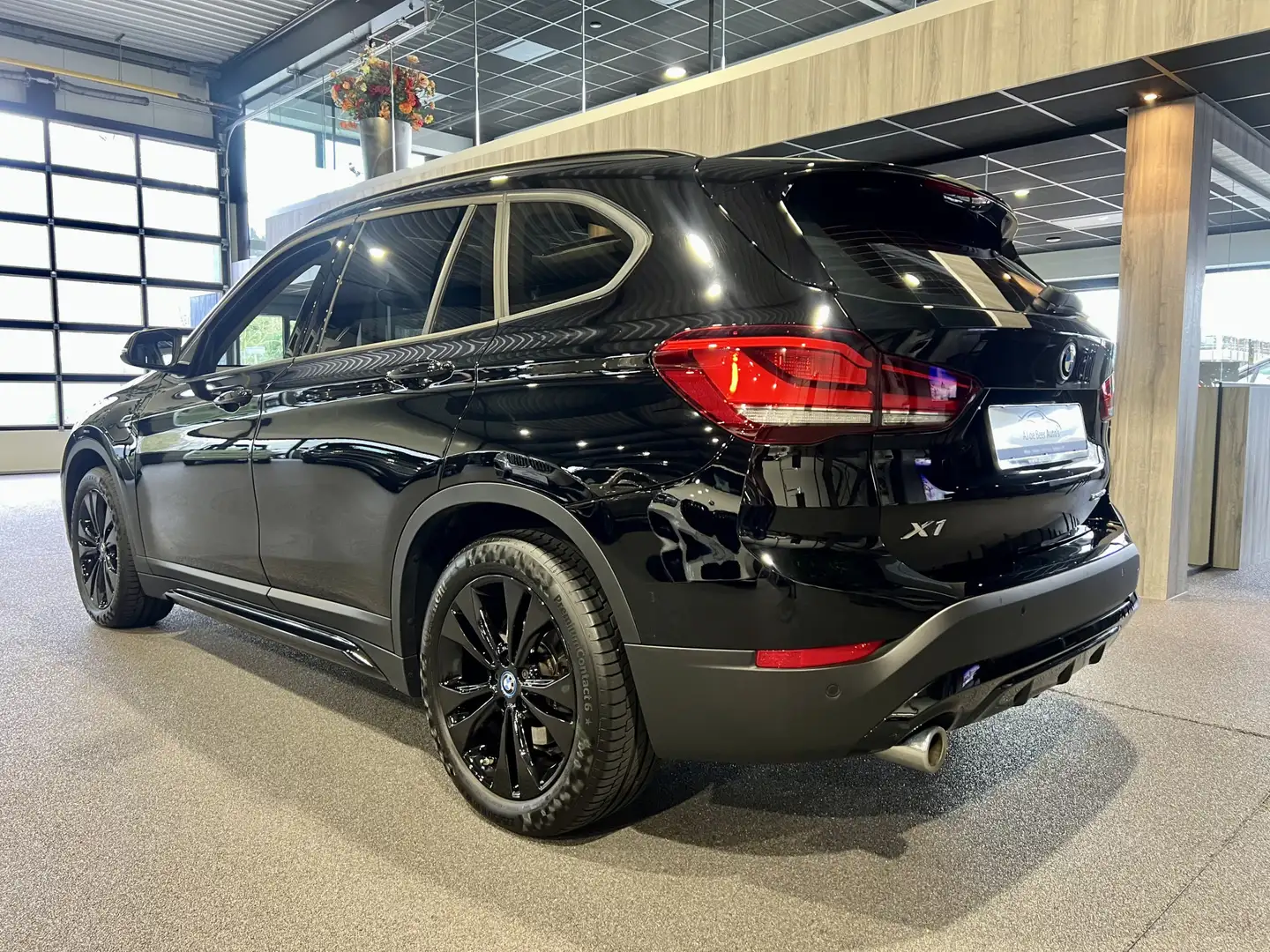 BMW X1 xDrive25e High Executive Black Line | Panorama | B Noir - 2
