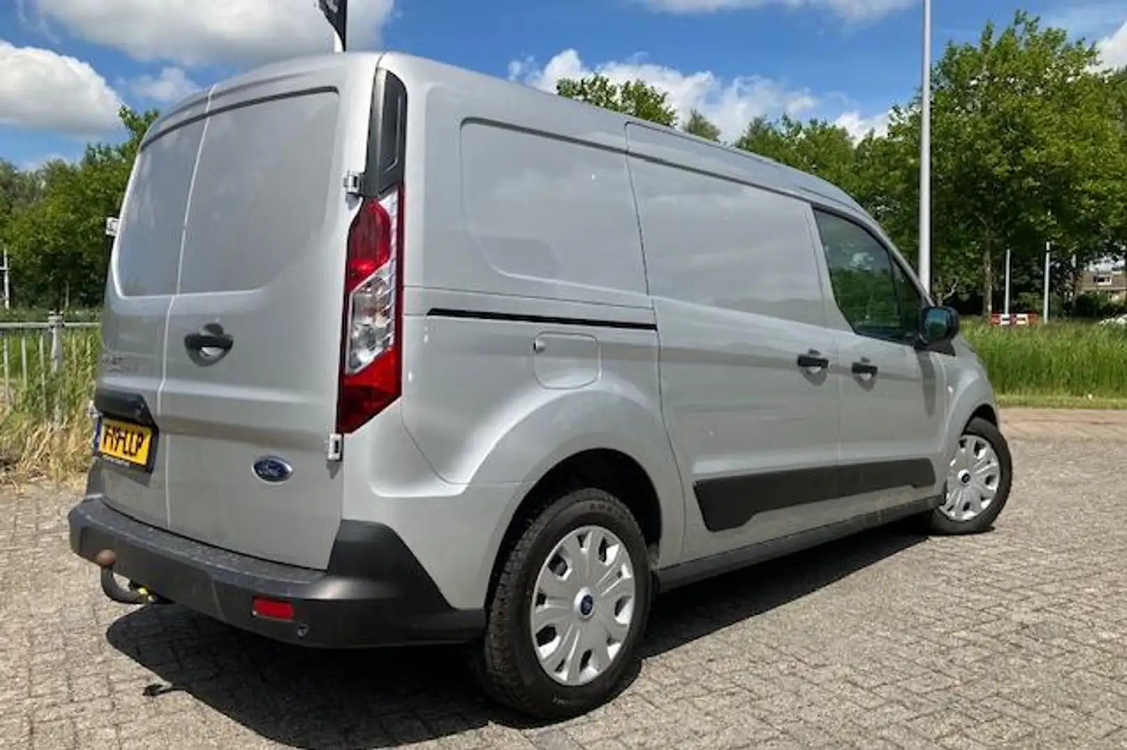 Ford Transit Connect 1.5 EcoBlue 100PK L2 Trend Automaat Zilver - 2