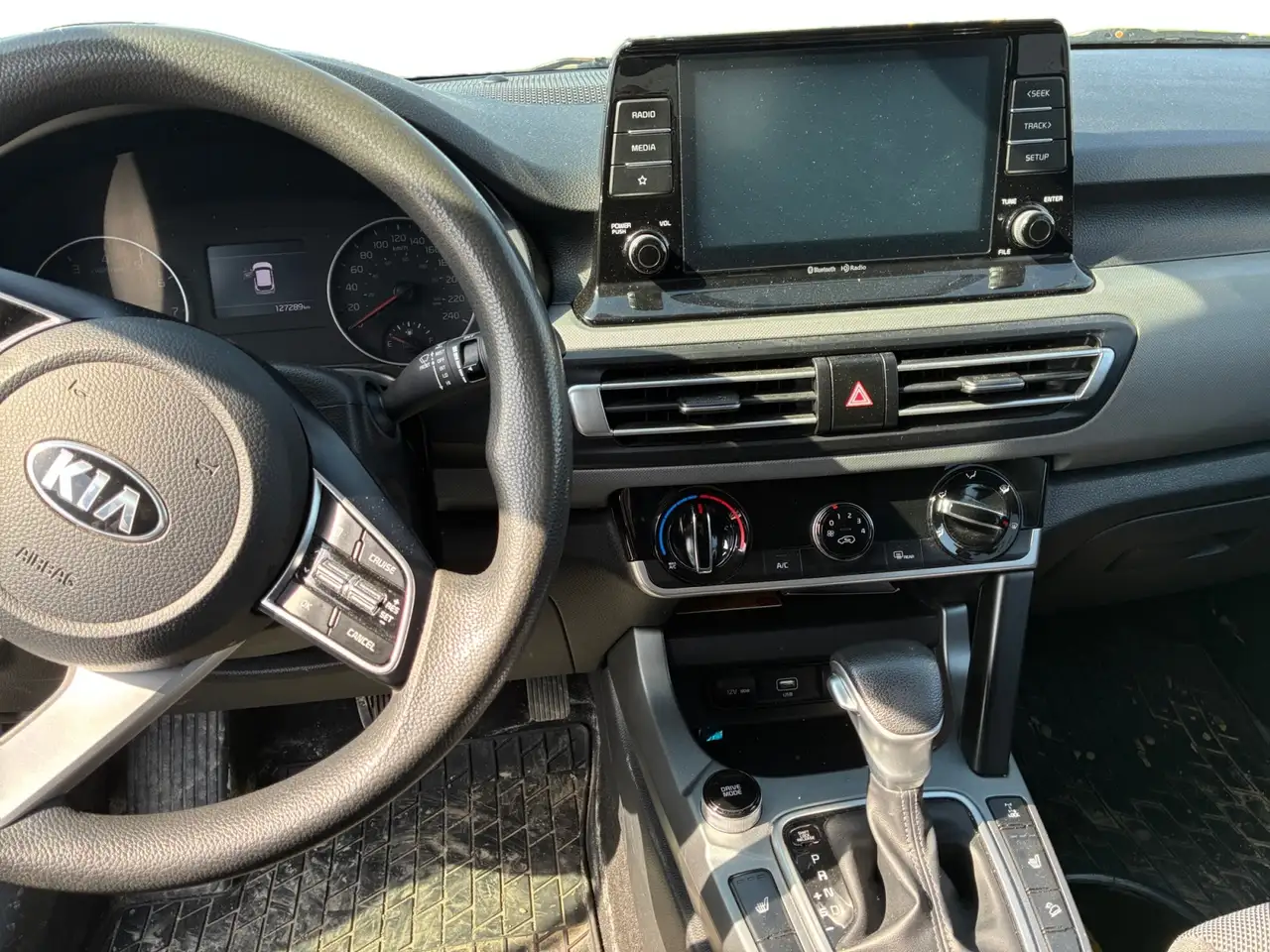 Kia Seltos снимка Kia Seltos