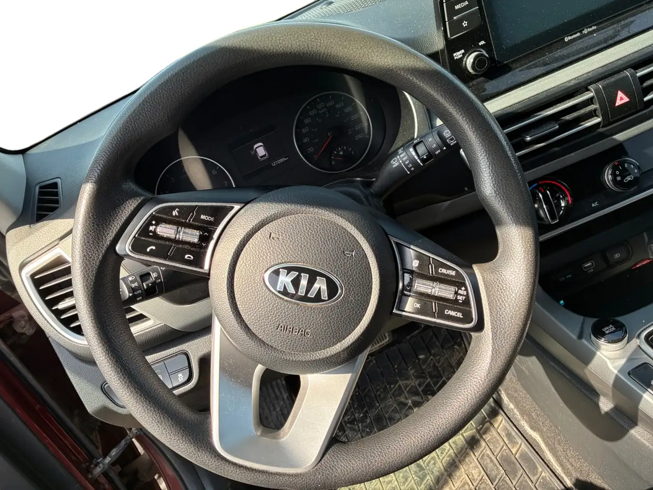 Kia Seltos снимка Kia Seltos
