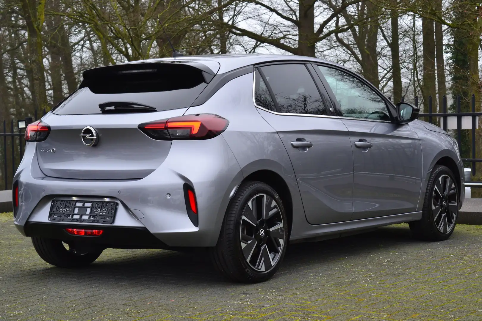 Opel Corsa-e Ultimate 1-Fase Navi LED App Grijs - 2