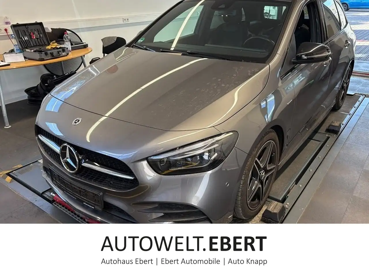 Mercedes-Benz B 200