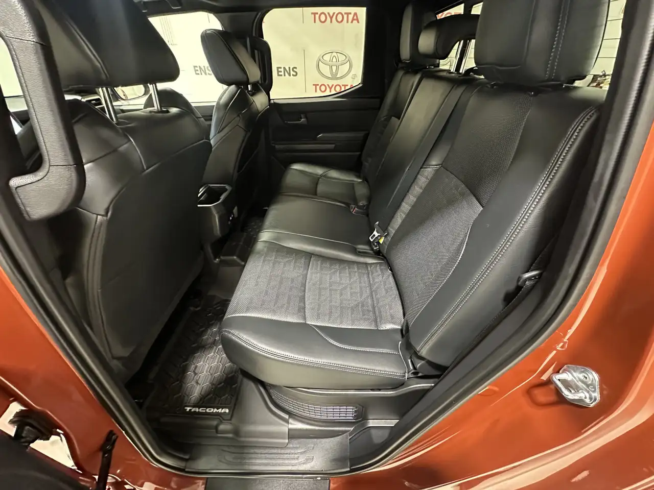 Toyota Tacoma снимка Toyota Tacoma