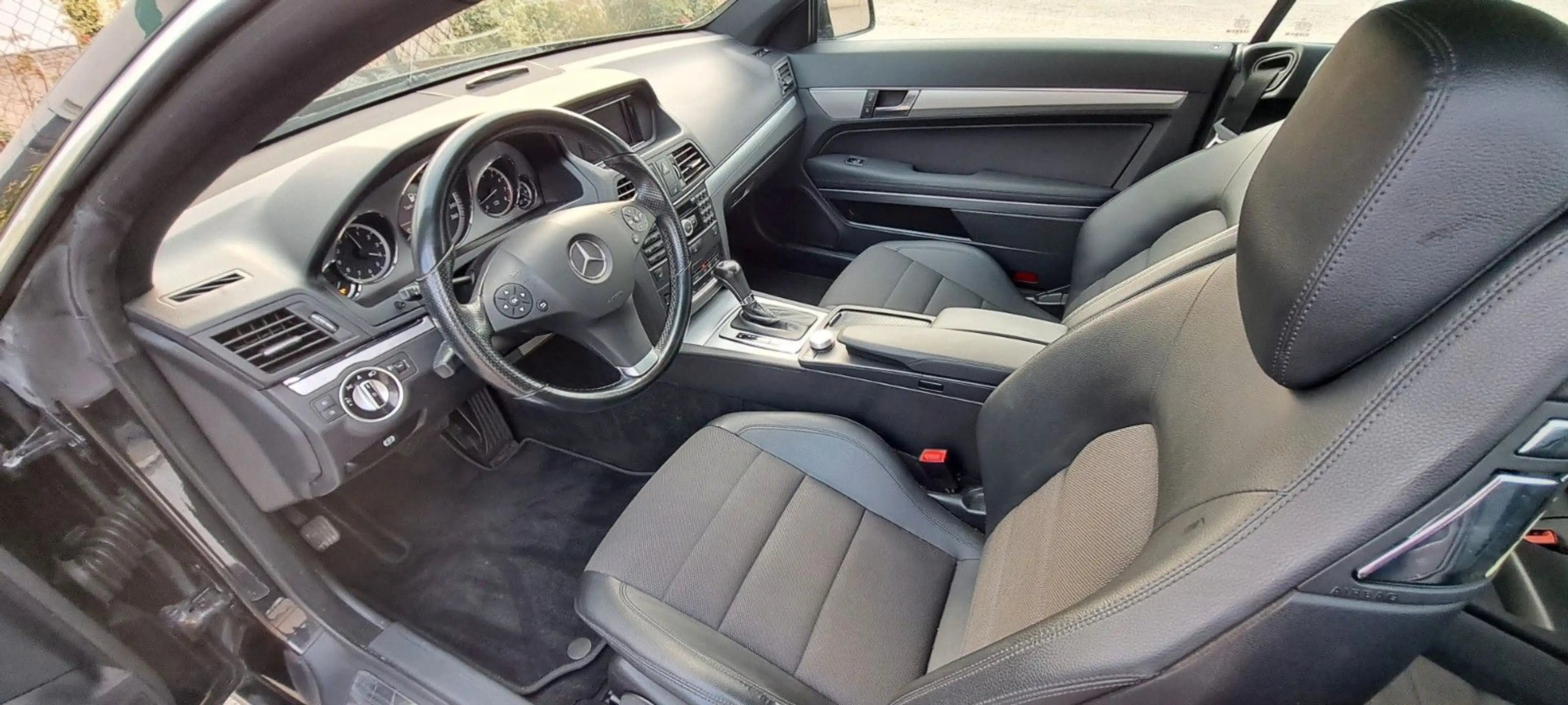 Mercedes-Benz E 200 E Coupe E 200 CGI BlueEfficiency — photo 8