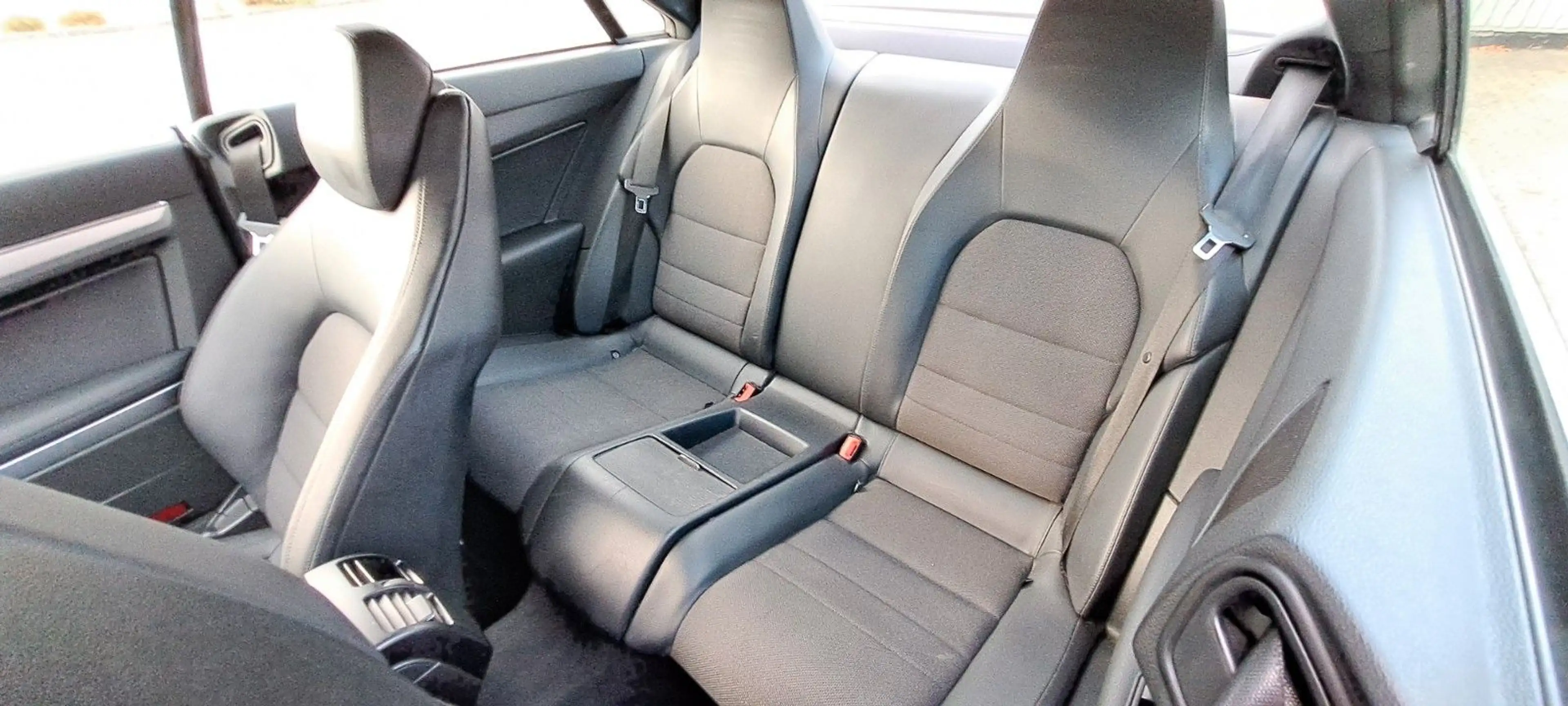 Mercedes-Benz E 200 E Coupe E 200 CGI BlueEfficiency — photo 10