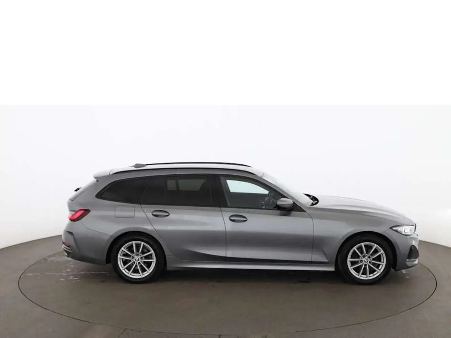 BMW 318 d Touring Aut LED AHK DIGI-TACHO NAVI ASSIST Grau - 2