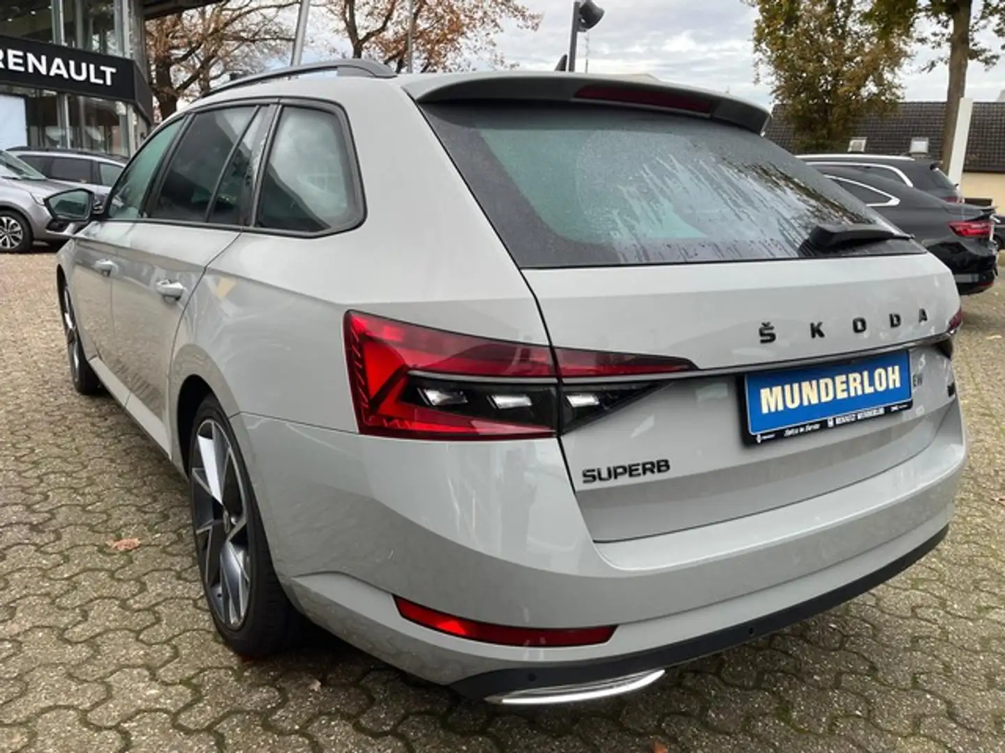 Skoda Superb Sportline iV Grijs - 2