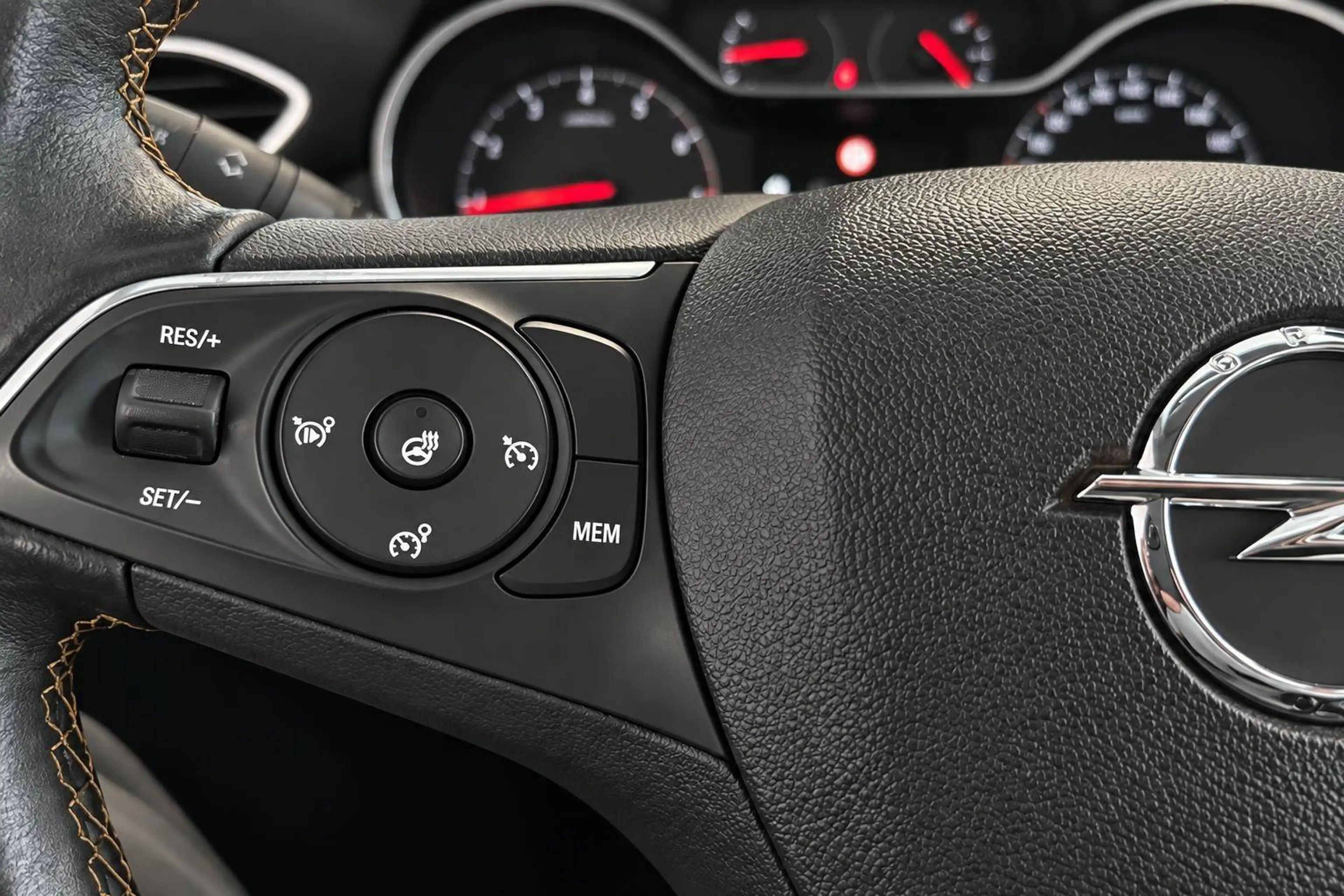 Opel Crossland X Innovation — photo 14