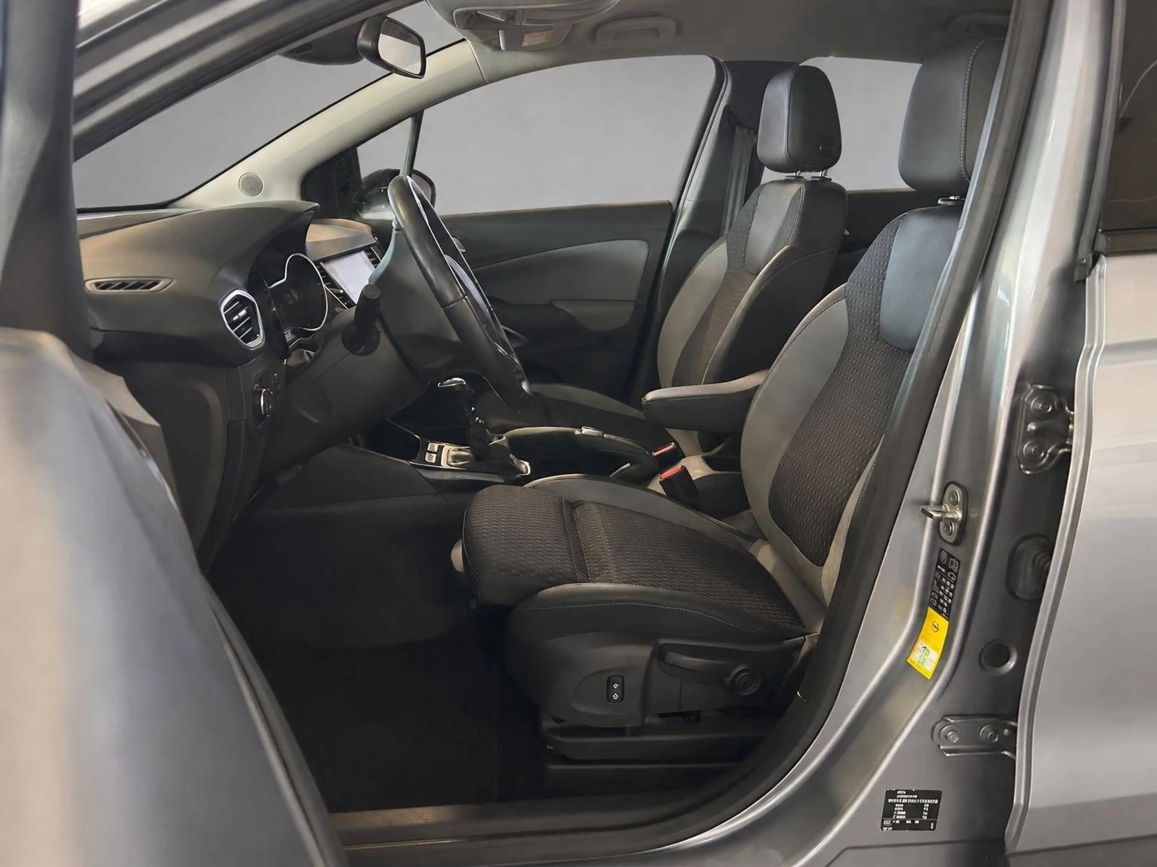 Opel Crossland X Innovation — photo 10