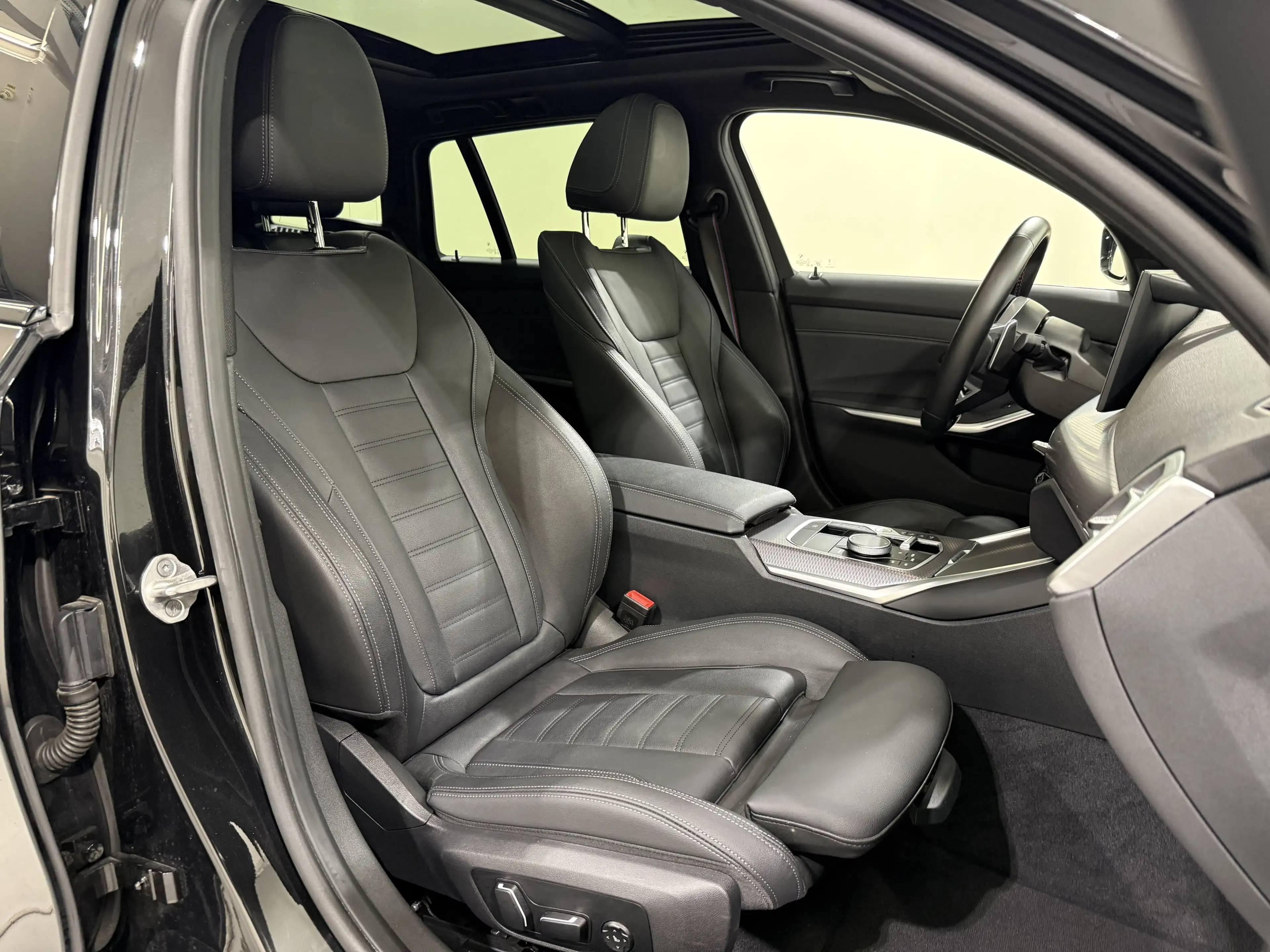 BMW 340 M340i xDrive Touring Pro AHK Pano 360 HUD HiFi — photo 15