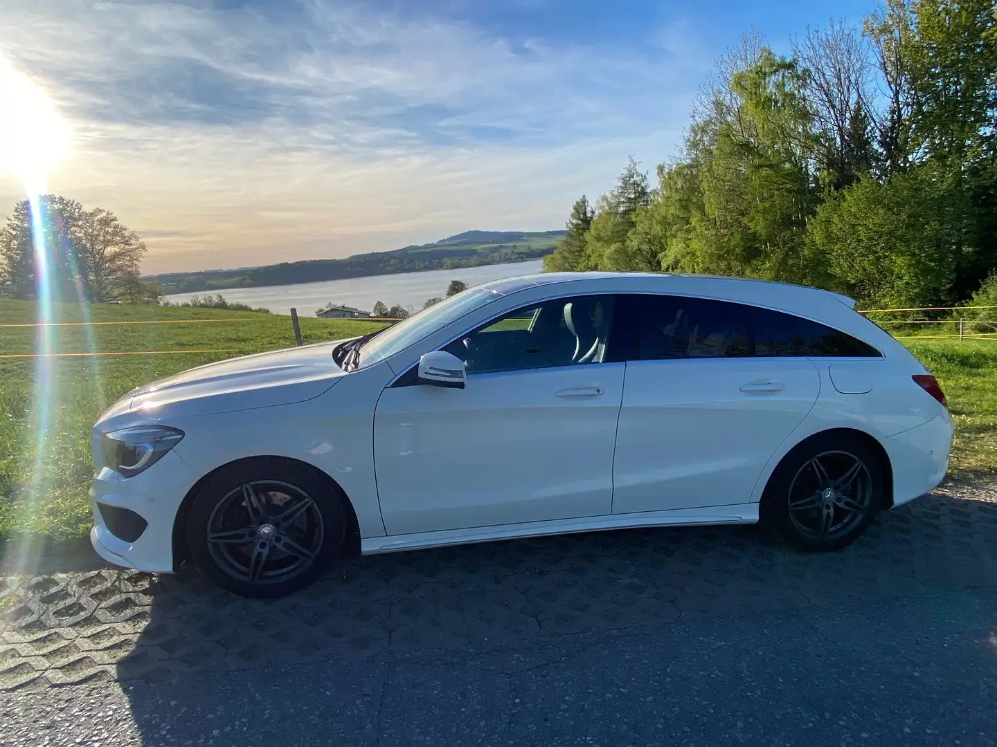 Mercedes-Benz CLA 220 CLA 220 d Shooting Brake Aut. Weiß - 1