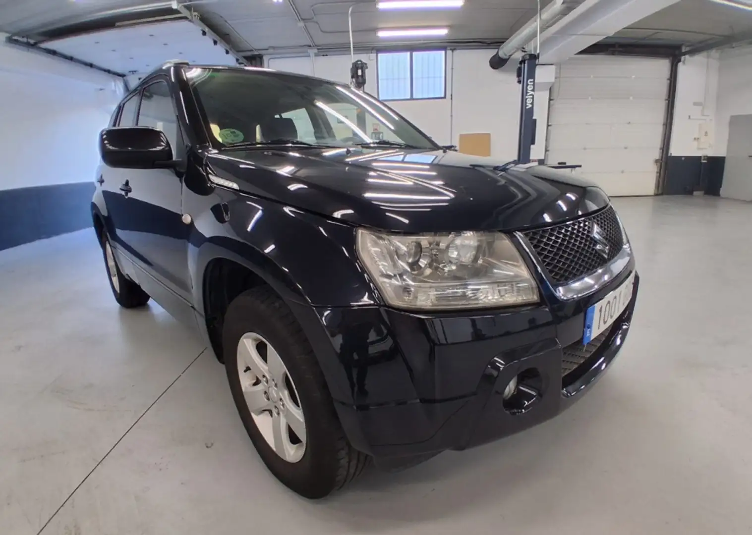 Suzuki Grand Vitara 2.0 JLX-ES Noir - 1