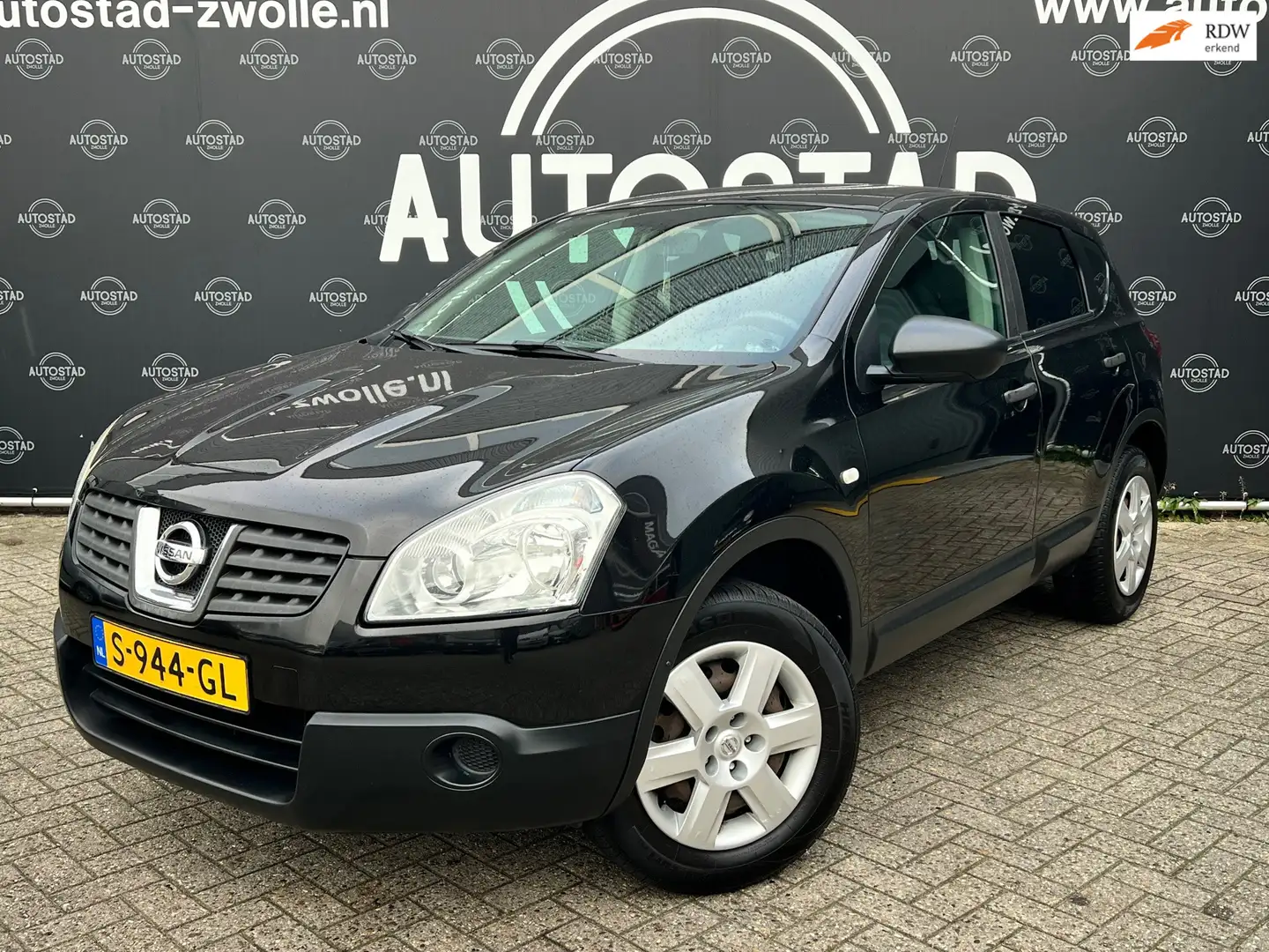 Nissan Qashqai 1.6 Visia APK / Airco / Elck. Ramen / NAP Noir - 1