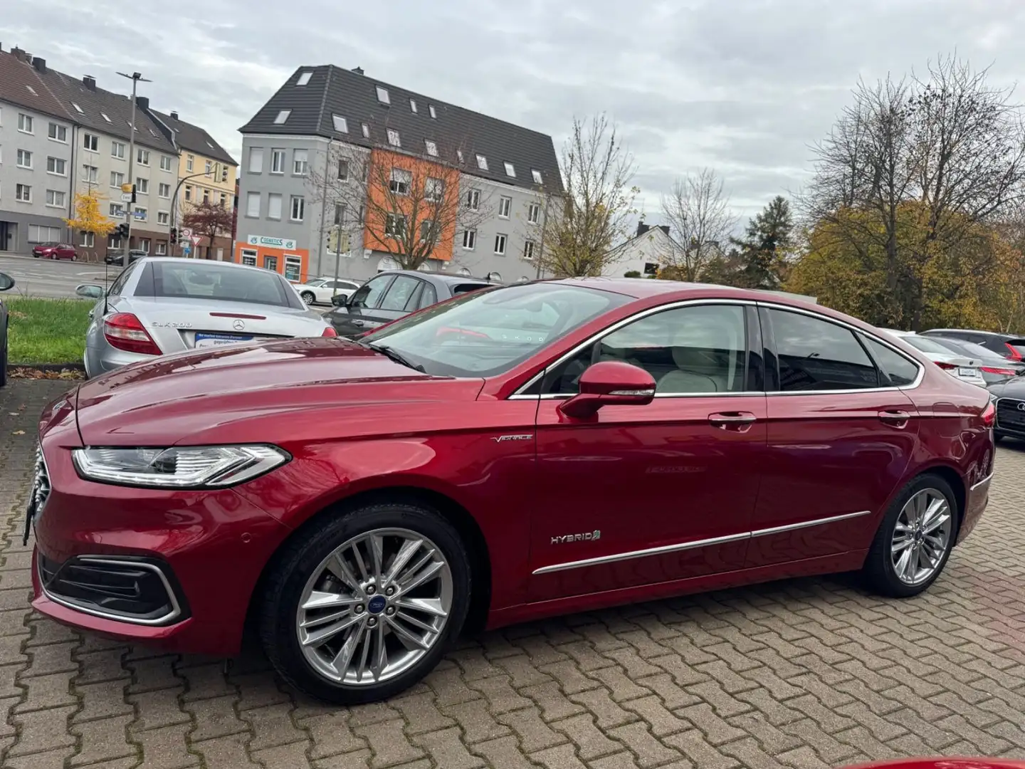 Ford Mondeo Lim. Hybrid Vignale/Vollausstattung/ Rot - 2