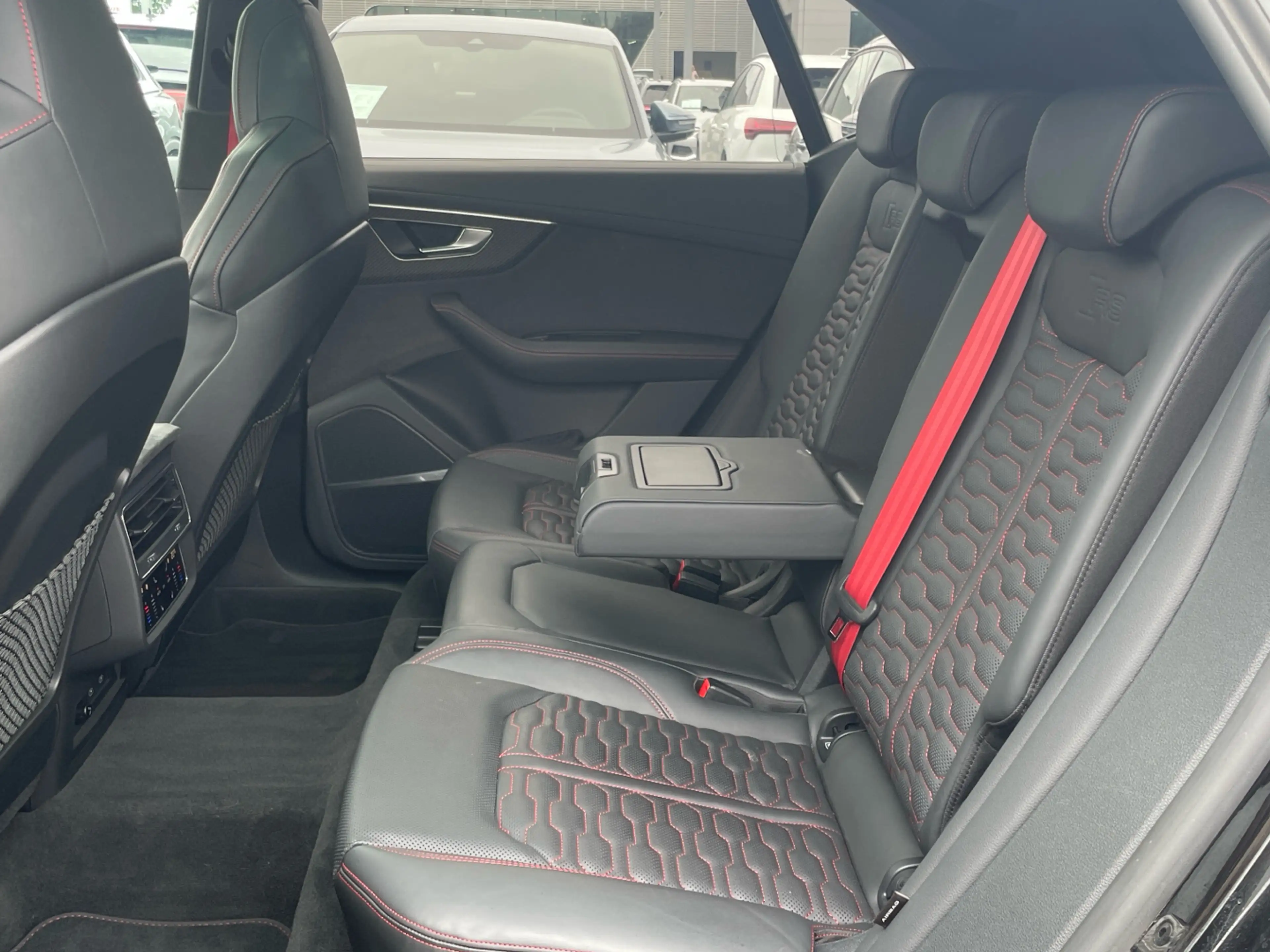 Audi RS Q8 RS-Dynamikpaket plus 4.0 TFSI quattro Pano B&O ACC — photo 11