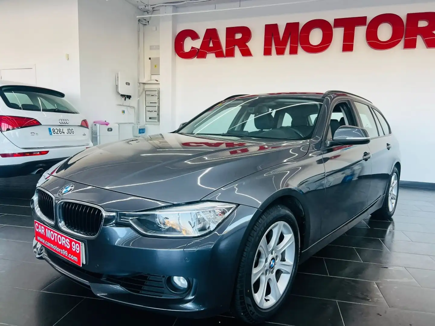 BMW 335 335i xDrive Touring Grau - 1