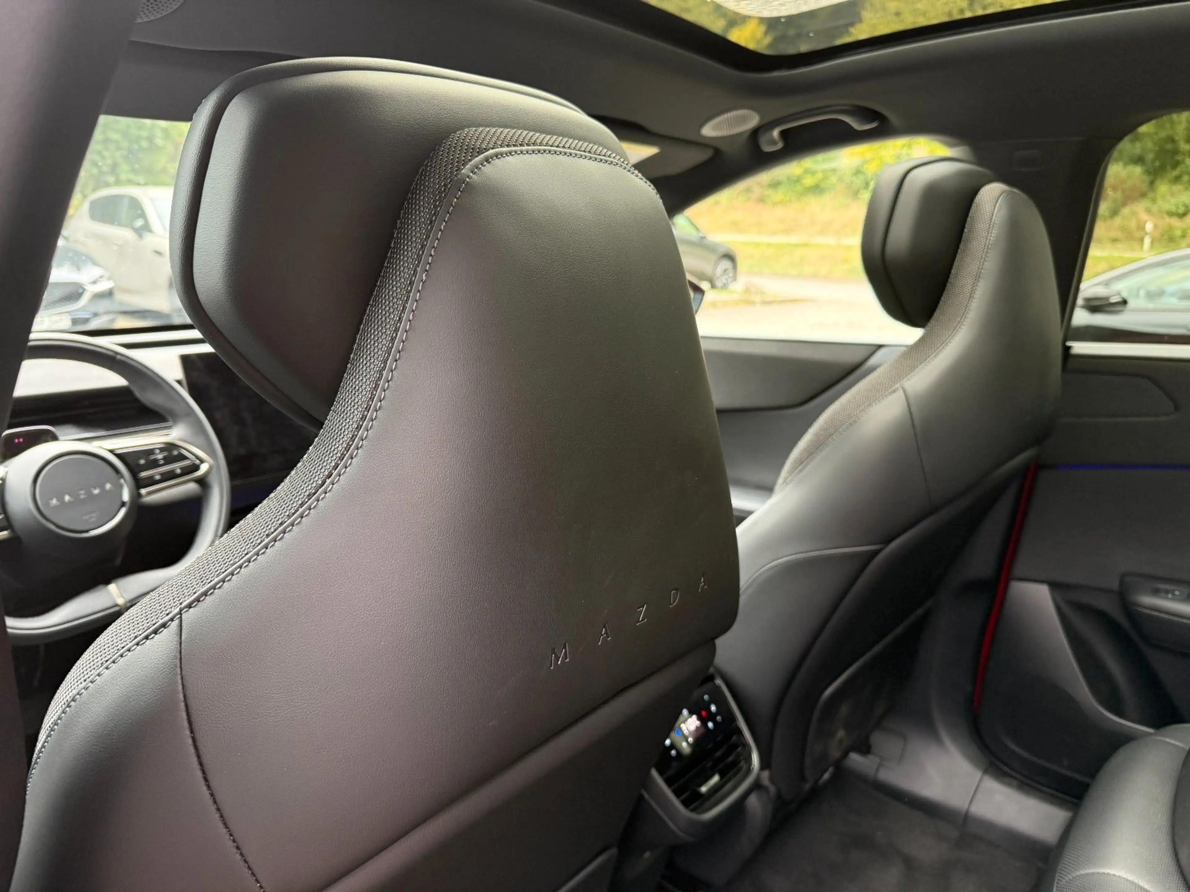 Mazda CX-6e CX-6e 190 kW EV Takumi — photo 11