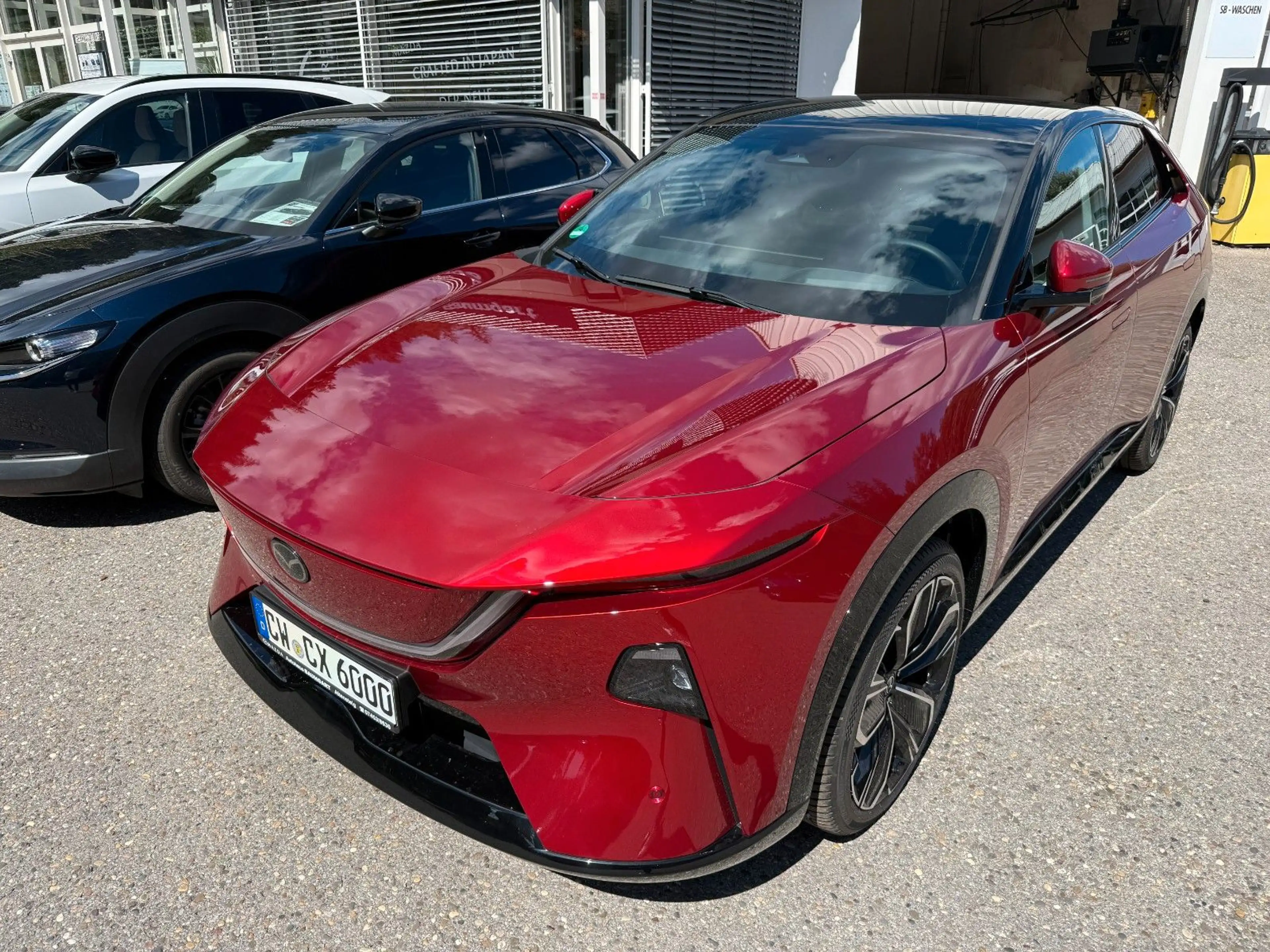 Mazda CX-6e CX-6e 190 kW EV Takumi — photo 3