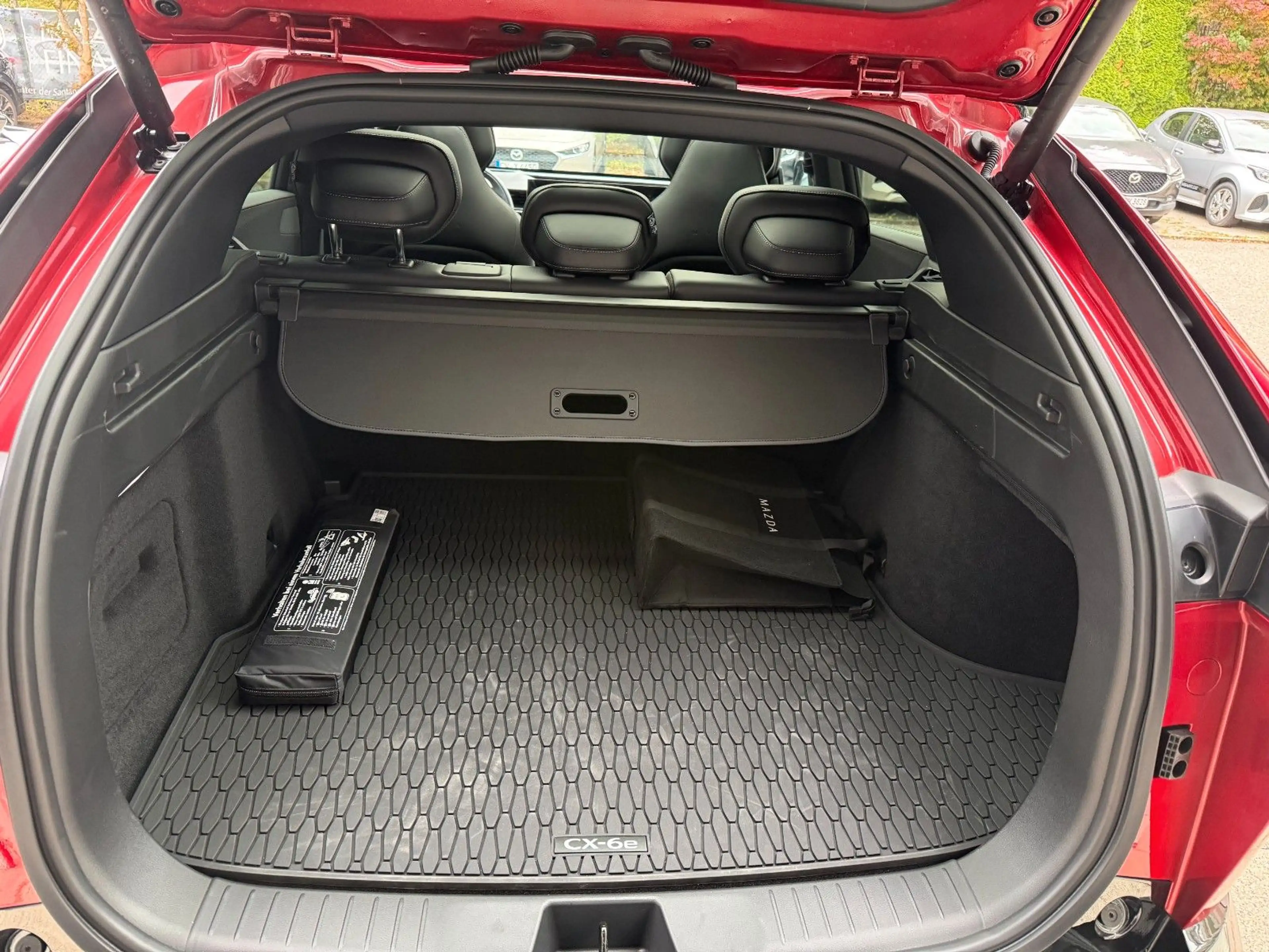 Mazda CX-6e CX-6e 190 kW EV Takumi — photo 10