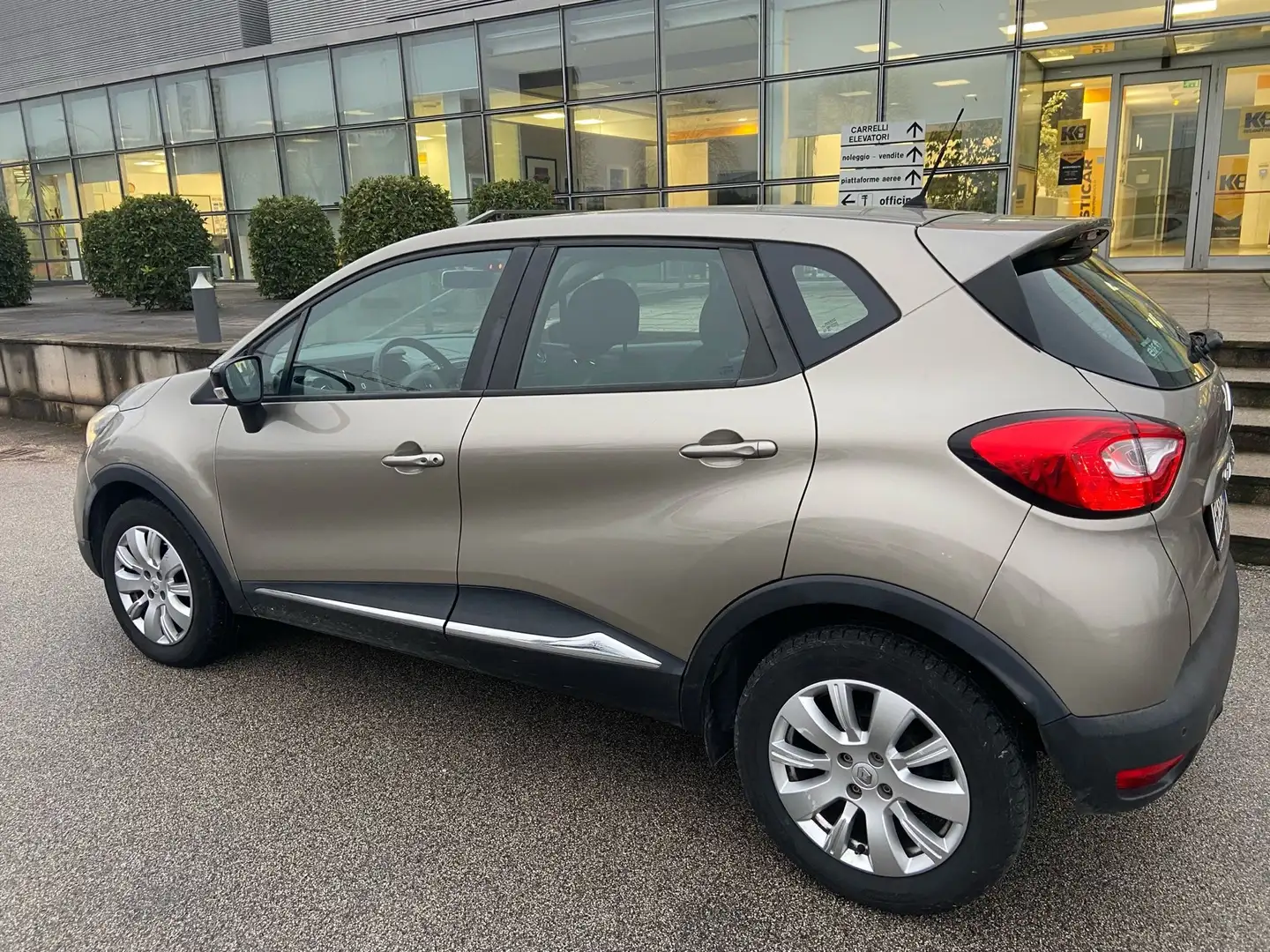 Renault Captur 1.5 dci energy R-Link 90cv edc Brąz - 1